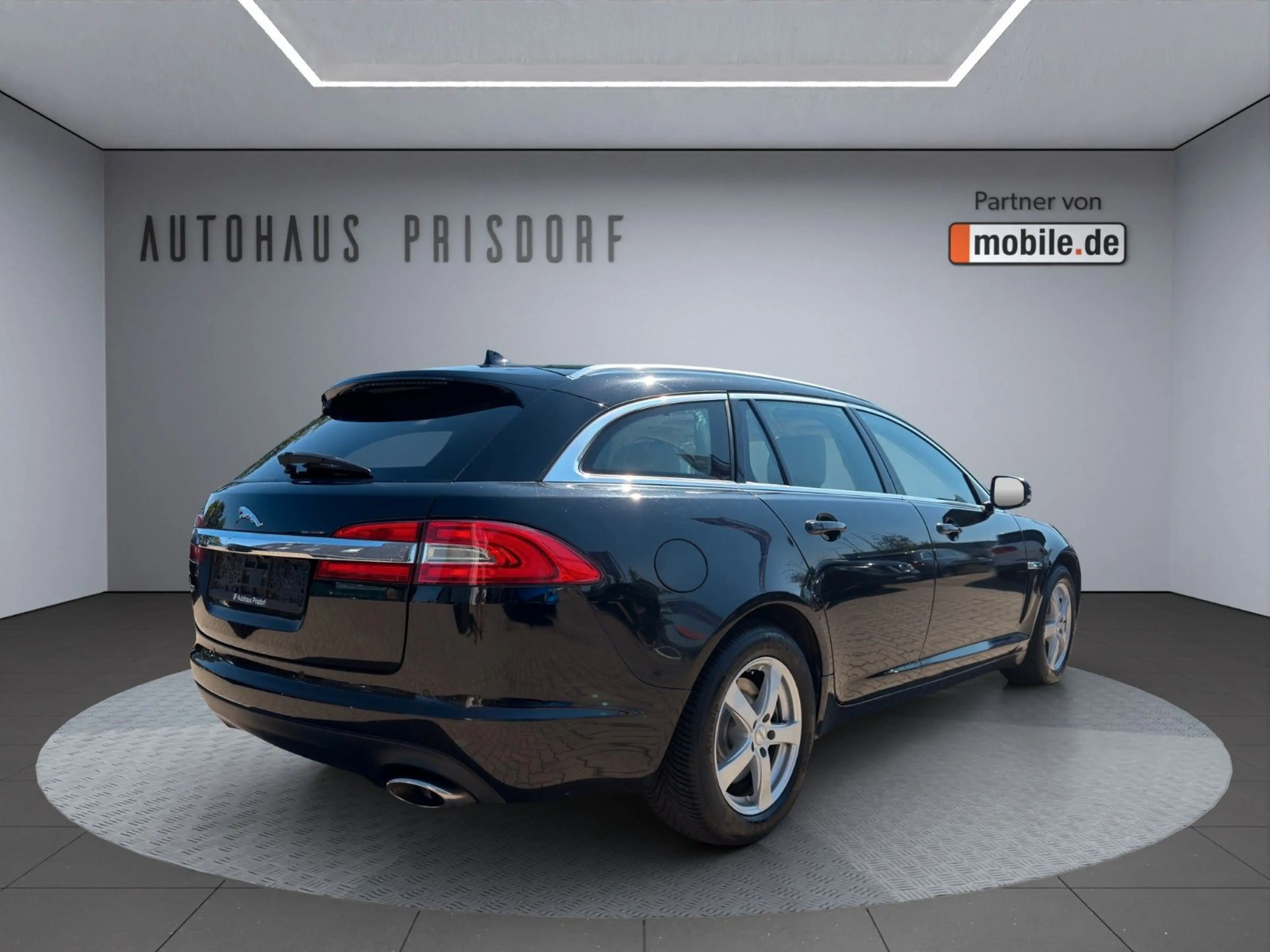 Jaguar XF Sportbrake 2.2 Diesel Bi-Xenon/Pano/Leder — photo 5