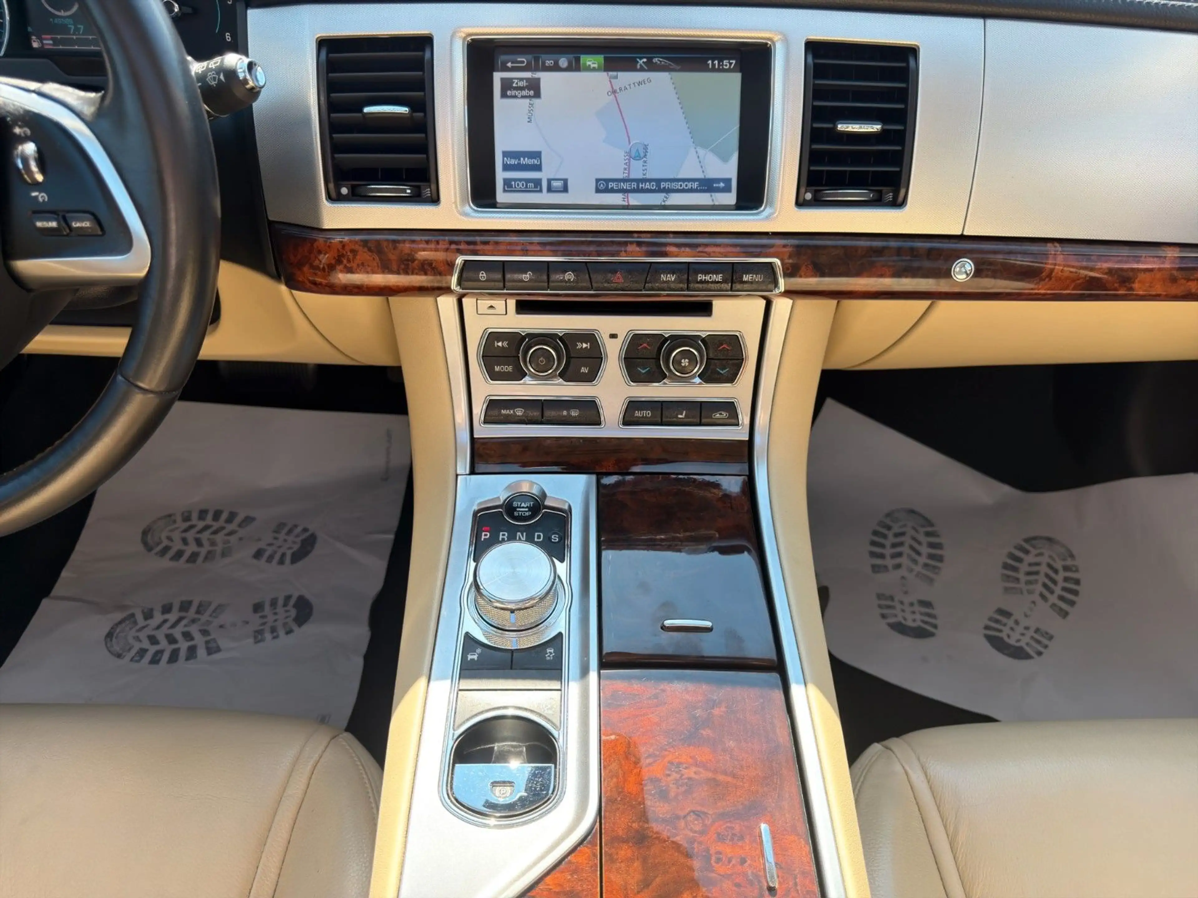 Jaguar XF Sportbrake 2.2 Diesel Bi-Xenon/Pano/Leder — photo 15