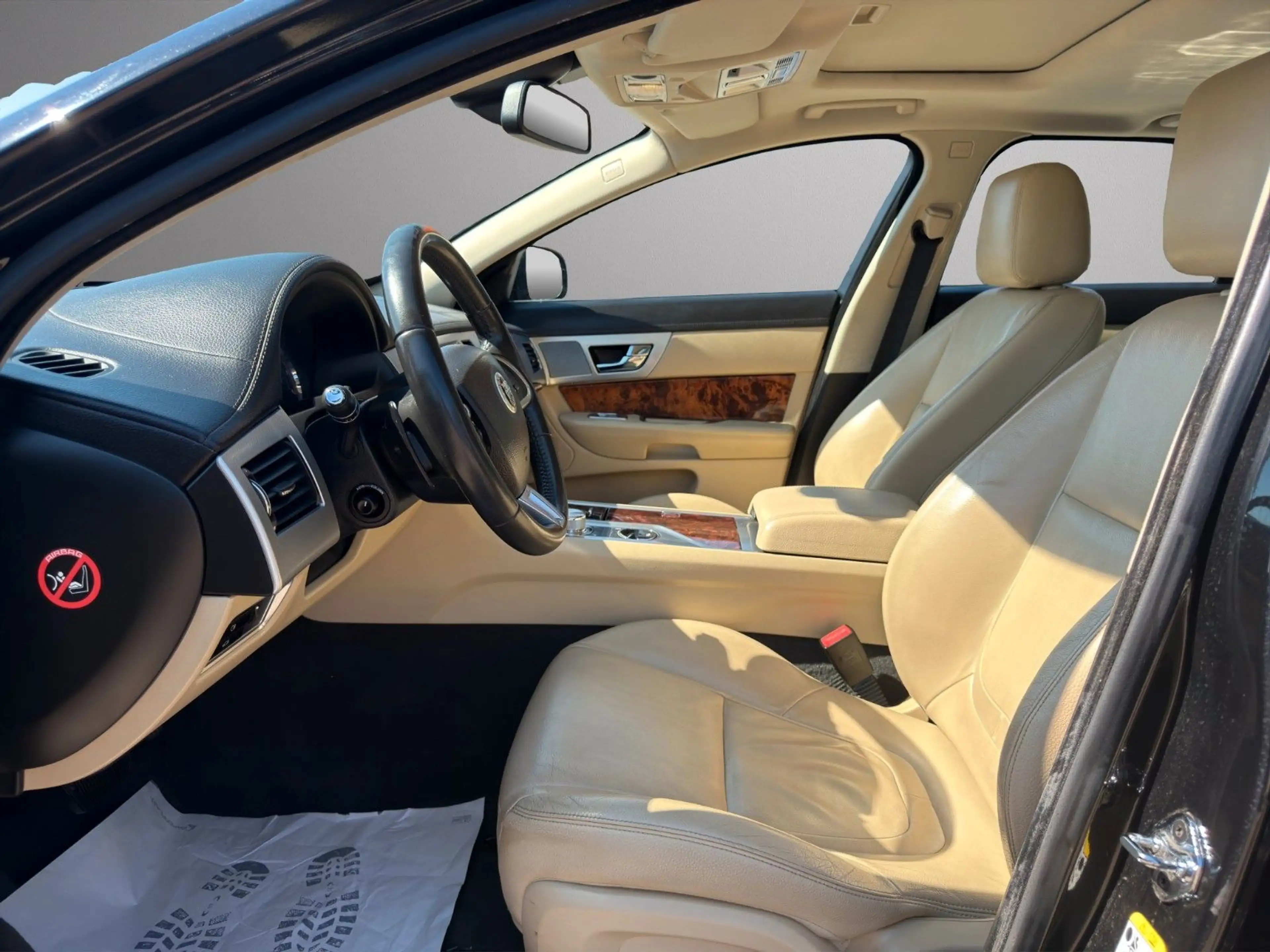 Jaguar XF Sportbrake 2.2 Diesel Bi-Xenon/Pano/Leder — photo 9