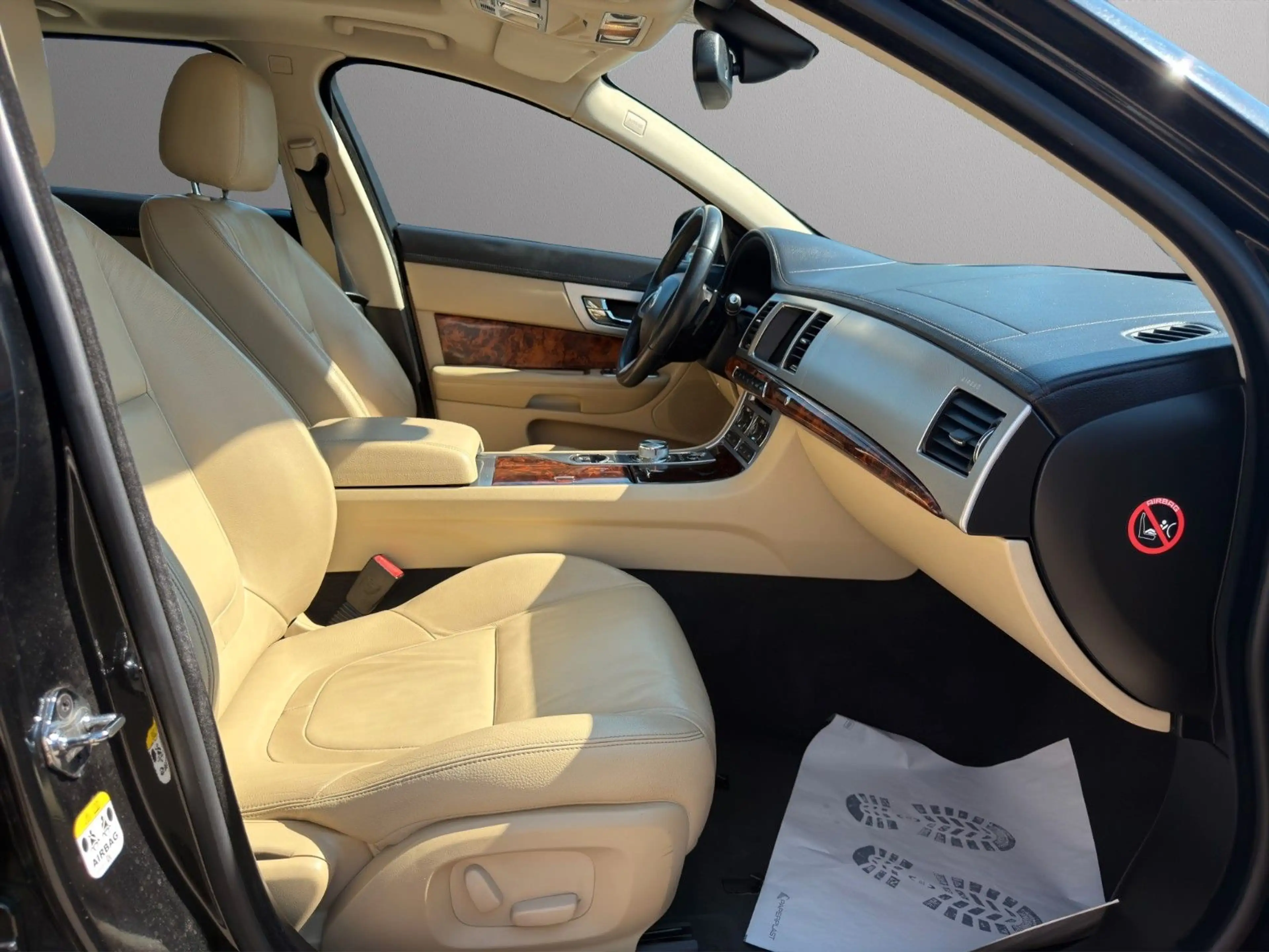 Jaguar XF Sportbrake 2.2 Diesel Bi-Xenon/Pano/Leder — photo 13