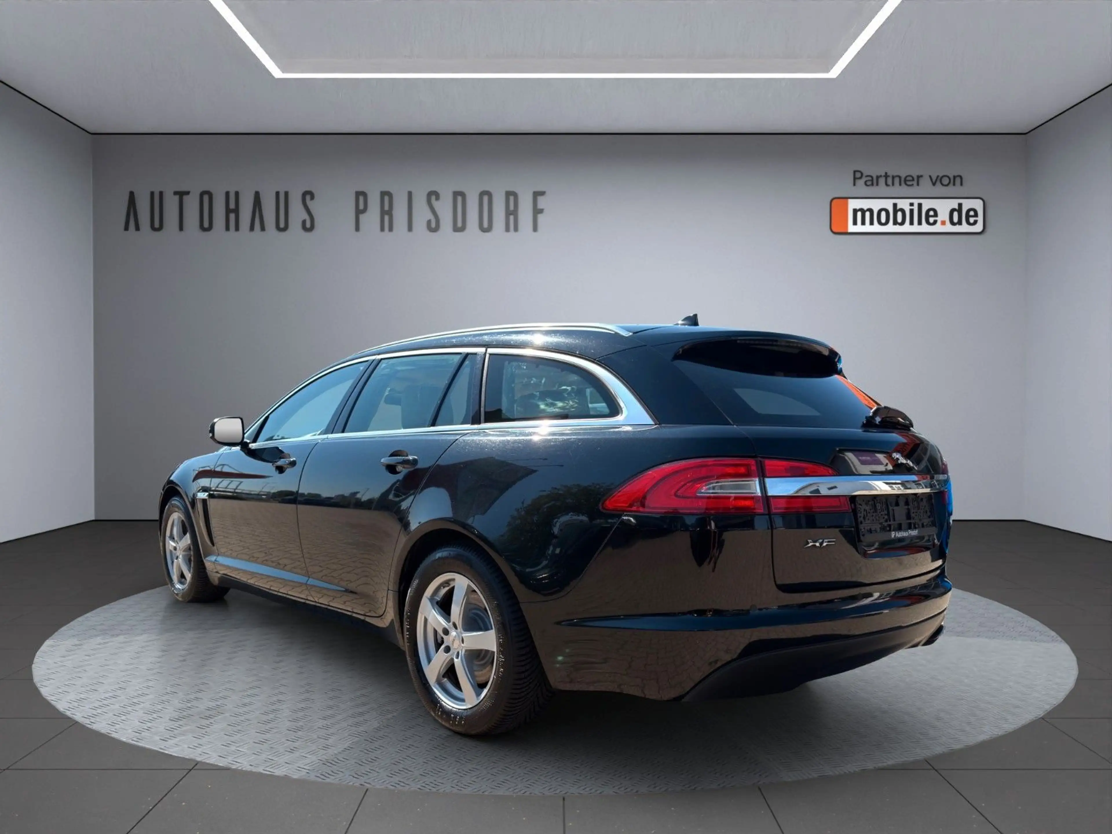 Jaguar XF Sportbrake 2.2 Diesel Bi-Xenon/Pano/Leder — photo 7