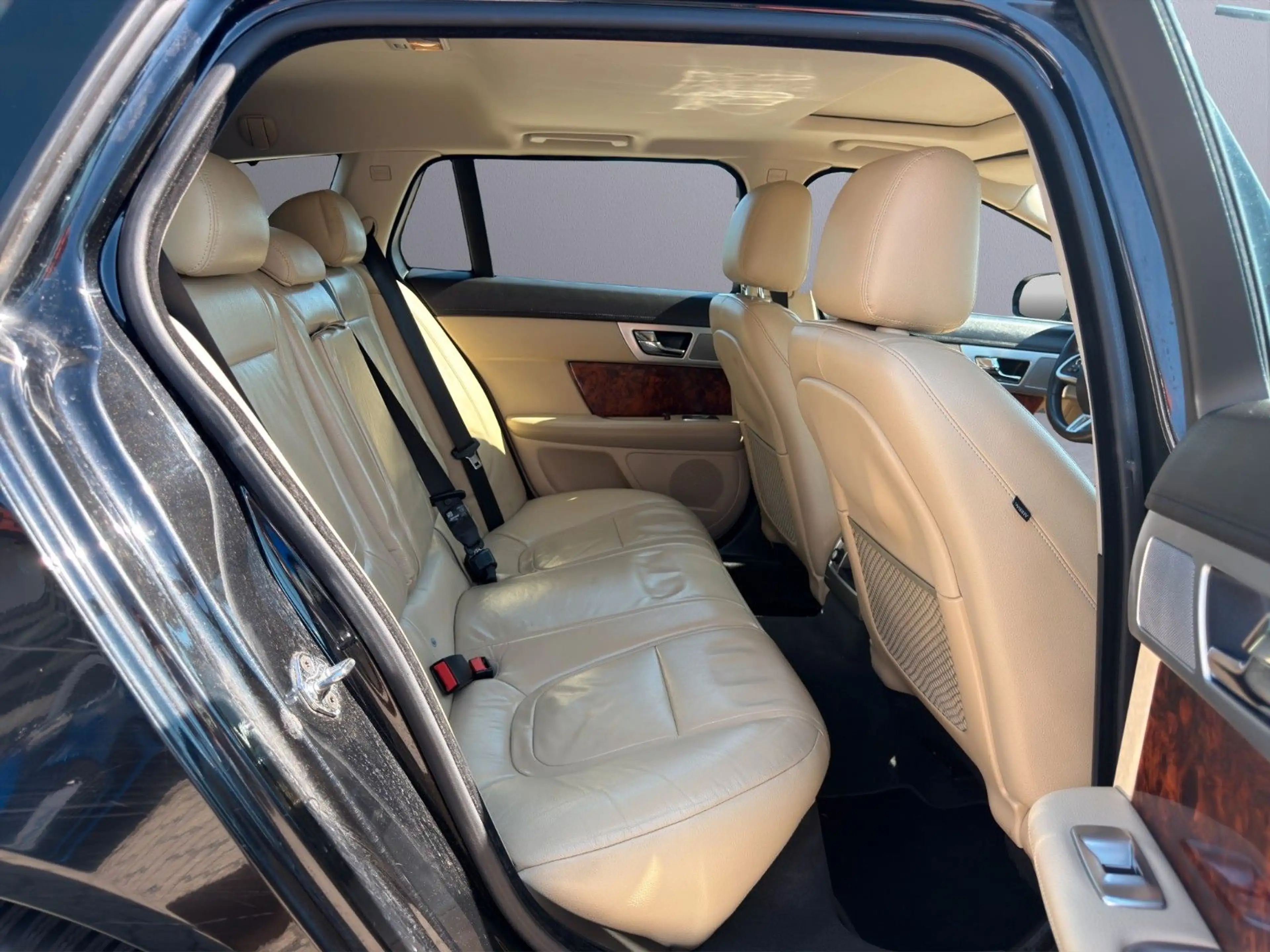 Jaguar XF Sportbrake 2.2 Diesel Bi-Xenon/Pano/Leder — photo 12