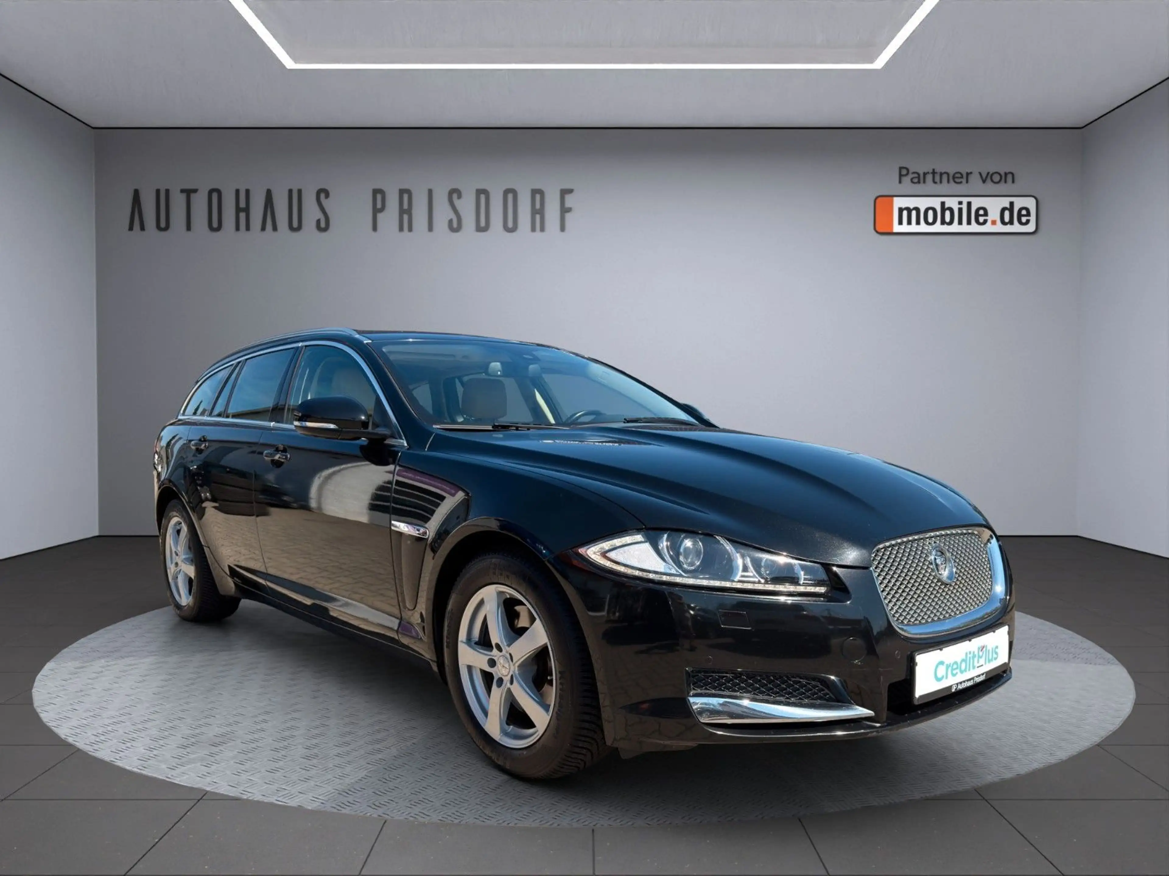 Jaguar XF Sportbrake 2.2 Diesel Bi-Xenon/Pano/Leder — photo 3