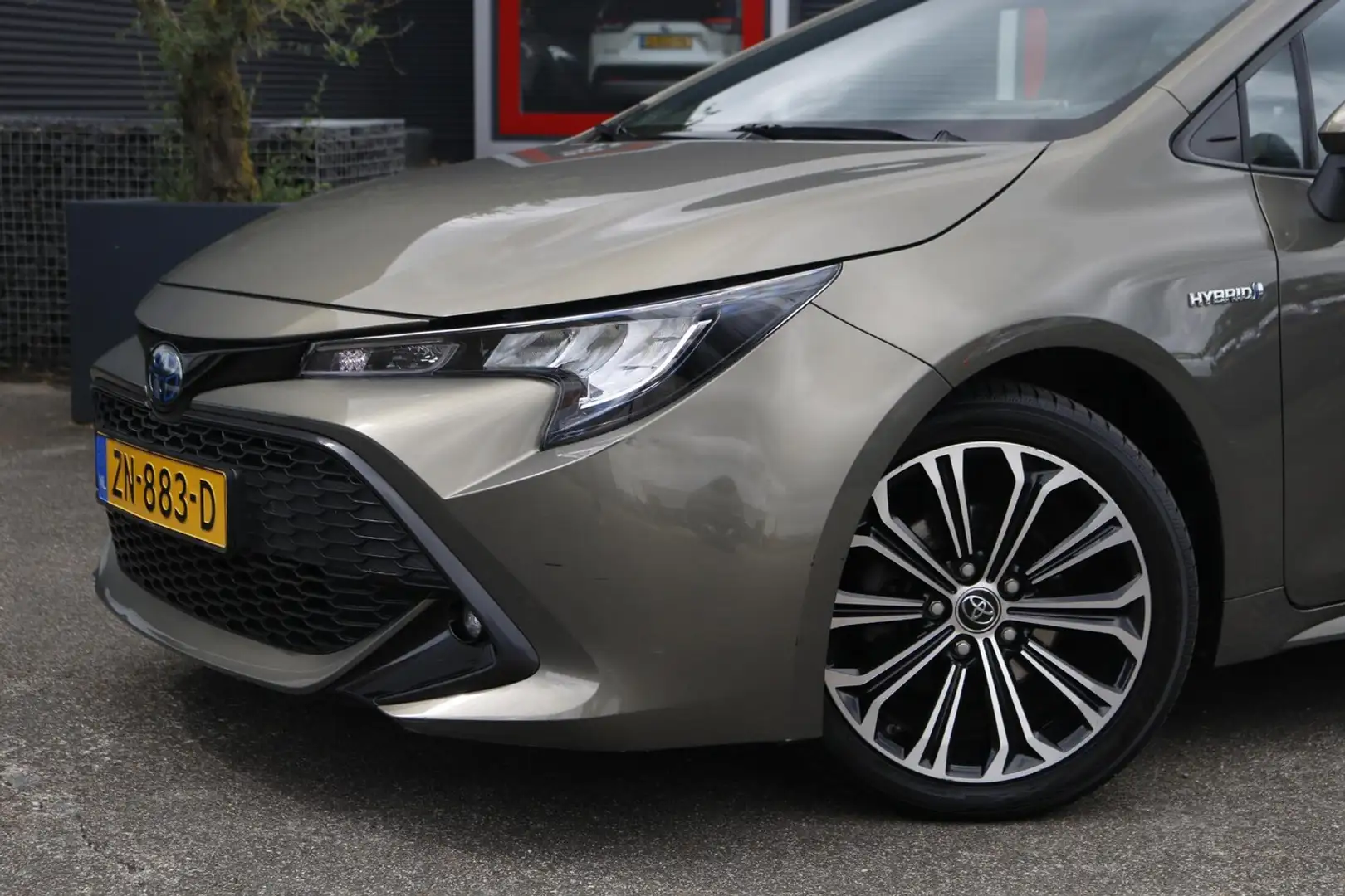 Toyota Corolla 1.8 Hybrid First Edition Vert - 2