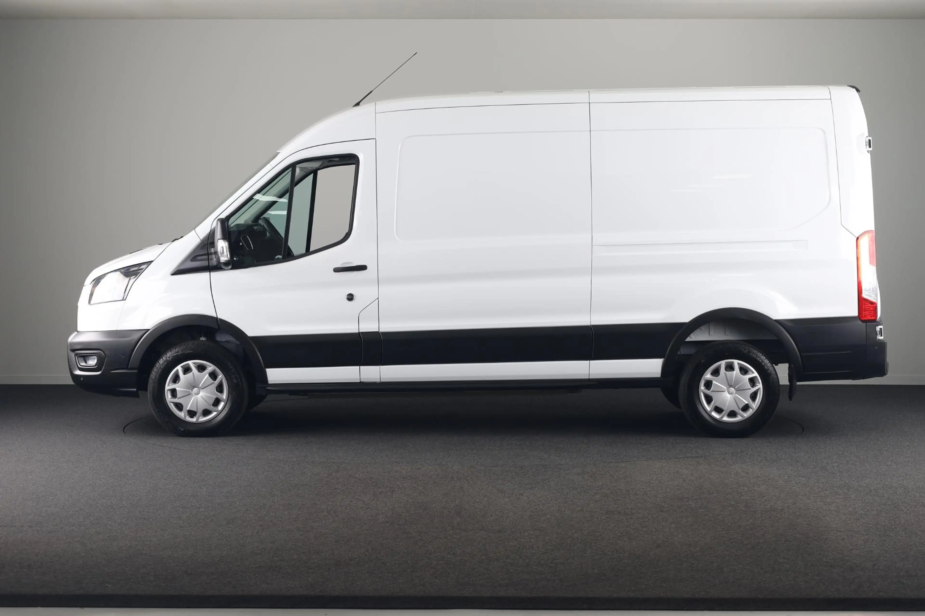 Ford E-Transit 350 L3H2 Trend 68 kWh | Camera | Adaptie Cruise Co — photo 8