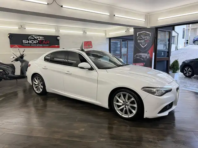 Alfa Romeo Giulia Giulia 2.2 Turbodiesel 150 CV AT8