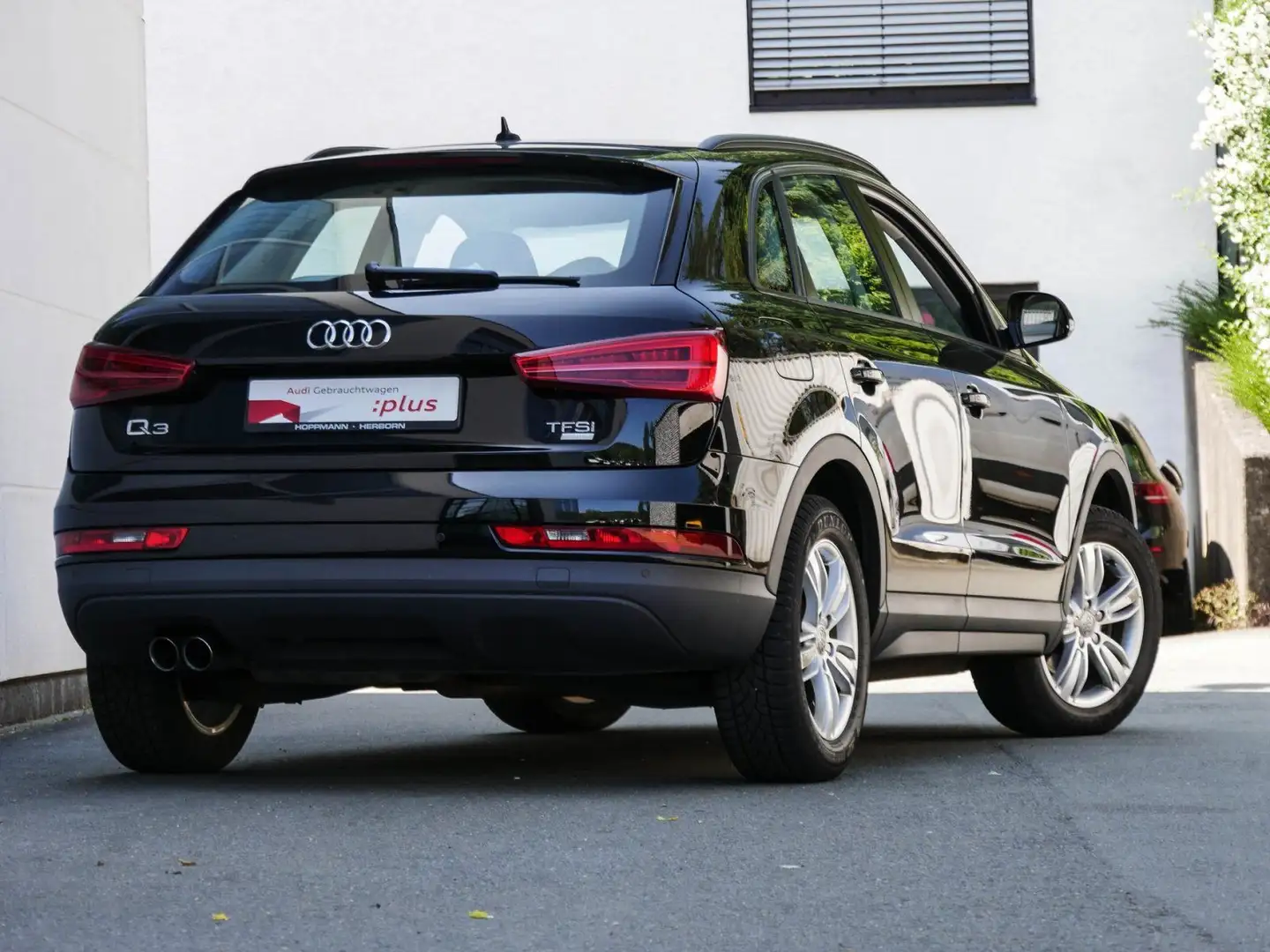 Audi Q3 1.4 TFSI ultra LED Navi Garantie Zwart - 2
