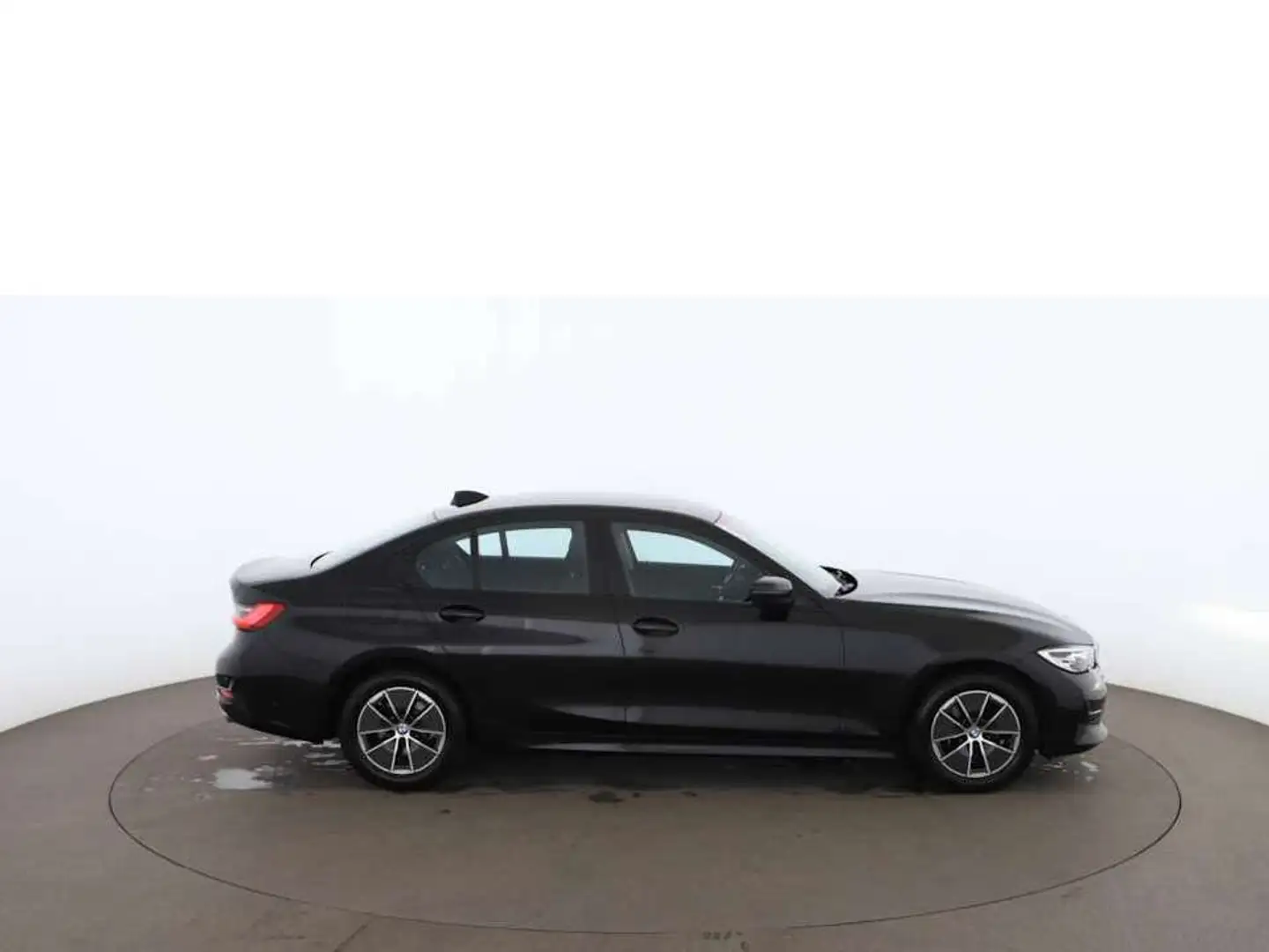 BMW 318 d Aut LED NAVI LANE-ASSIST TEMP R-CAM PDC Schwarz - 2