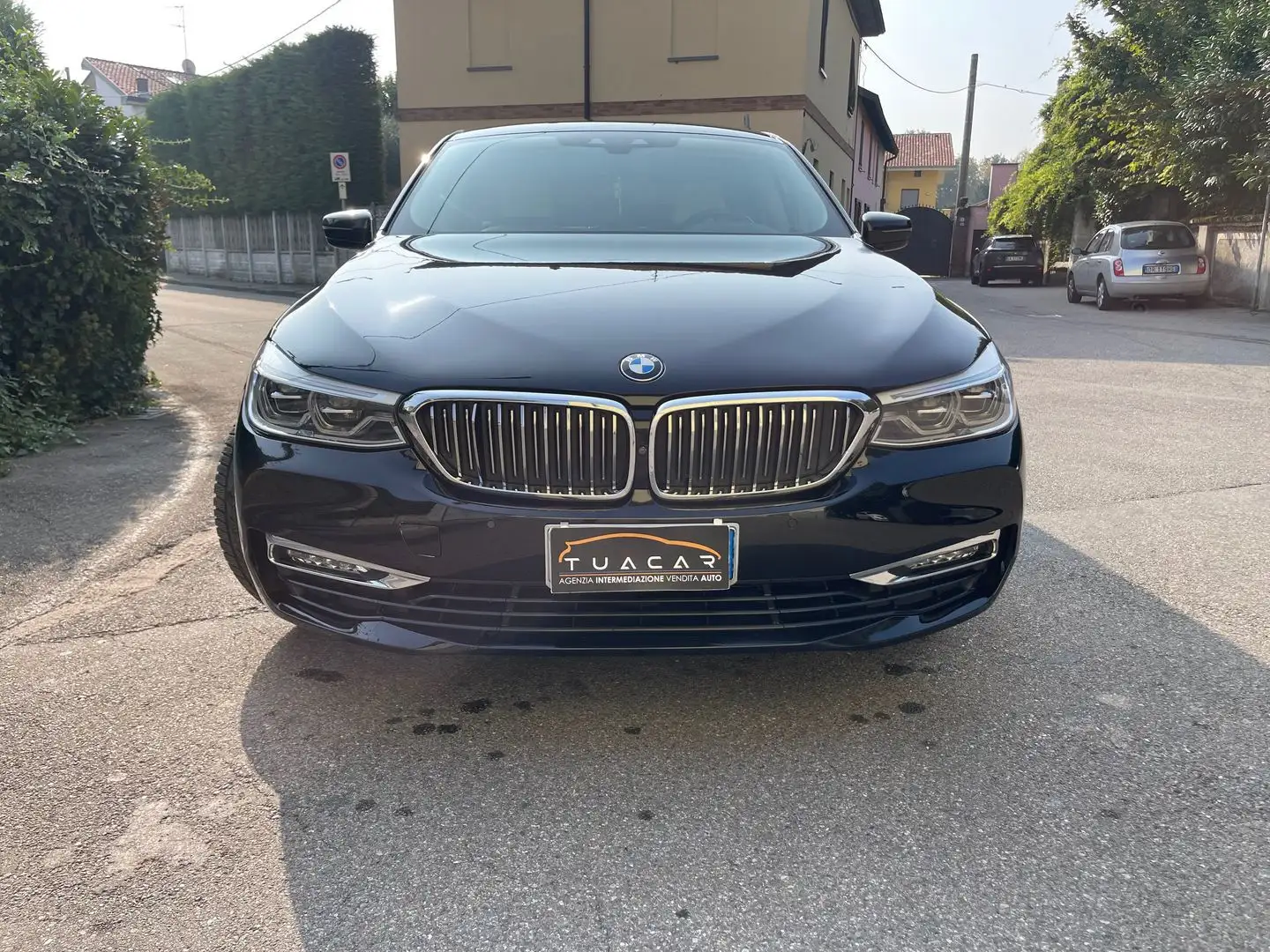 BMW 630 Luxury Line 630 d Zwart - 2