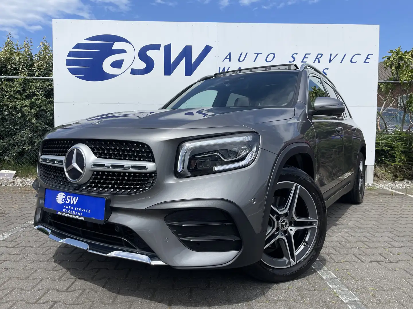 Mercedes-Benz GLB 200 Business Solution AMG | Pano | Trekhaak | 360* Cam Grijs - 2