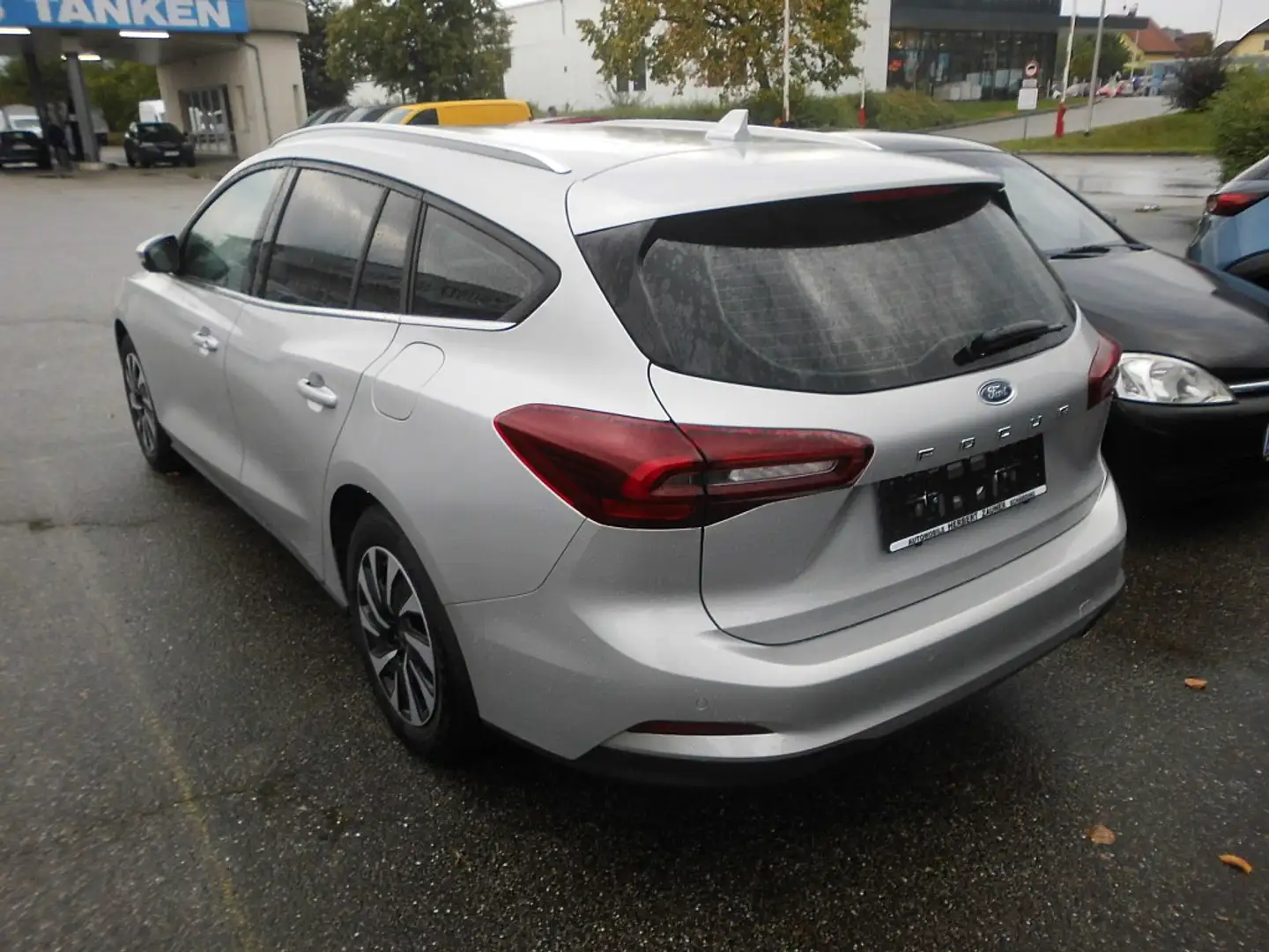 Ford Focus Traveller 1,5 EcoBoost Titanium Aut. Silber - 2