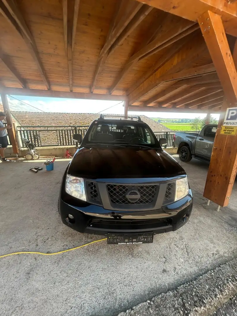 Nissan Navara 3,0 V6 4x4 Schwarz - 2