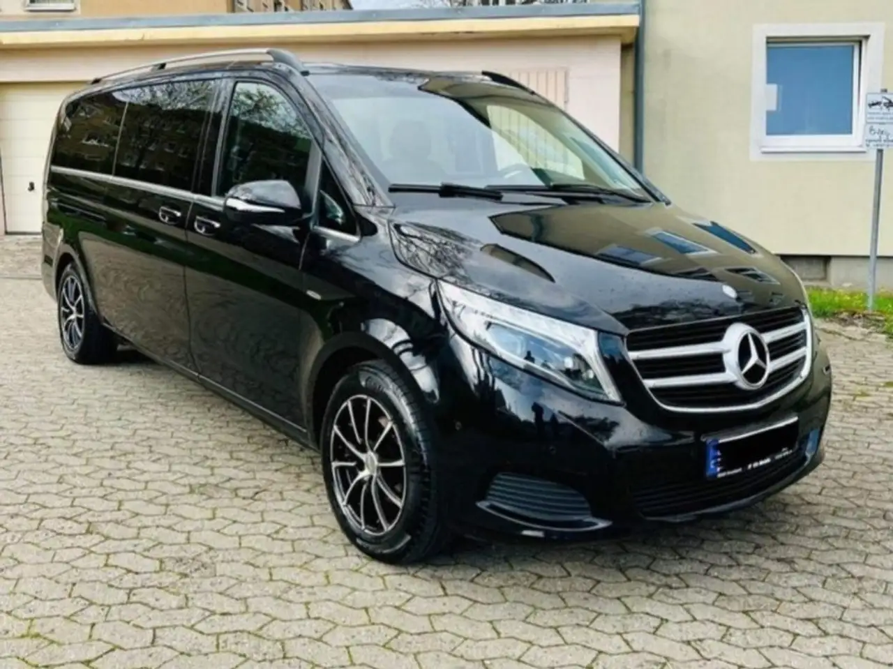 Mercedes-Benz V 220