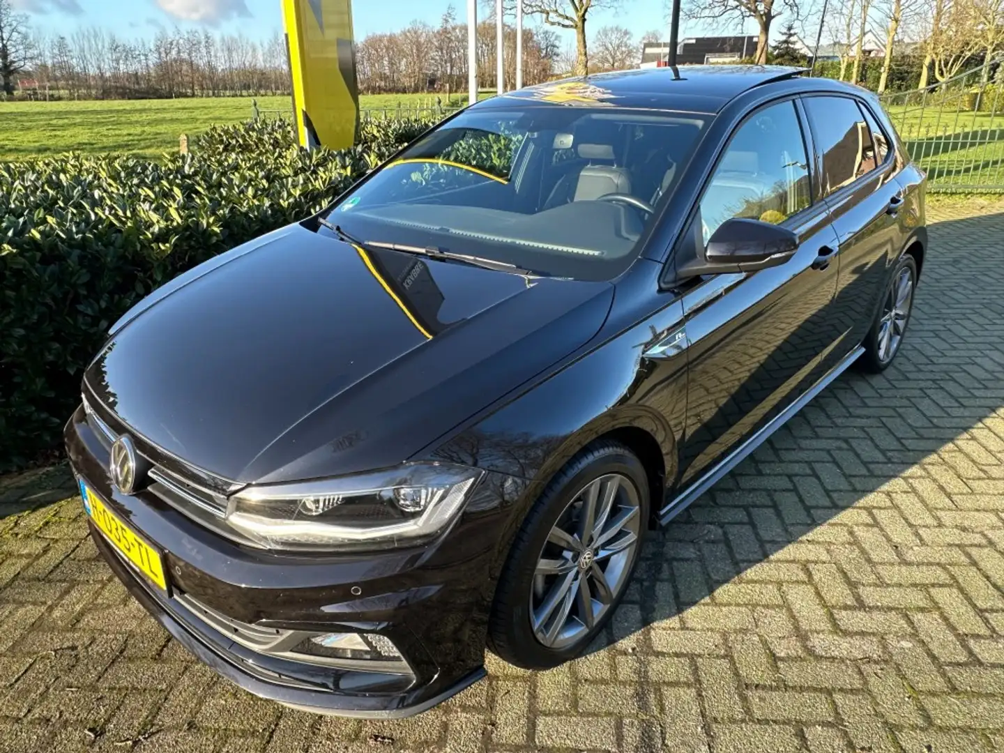 Volkswagen Polo 1.5 TSI DSG7 Highline Business R Pano / Virtual / Noir - 1