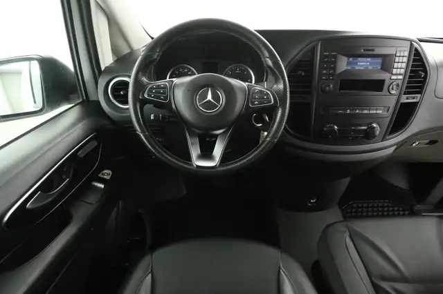Mercedes-Benz Vito view 2