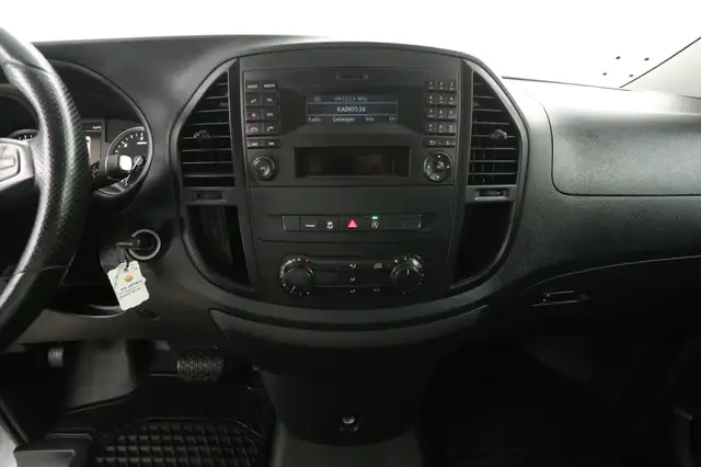 Mercedes-Benz Vito view 11