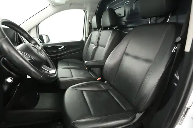 Mercedes-Benz Vito view 9
