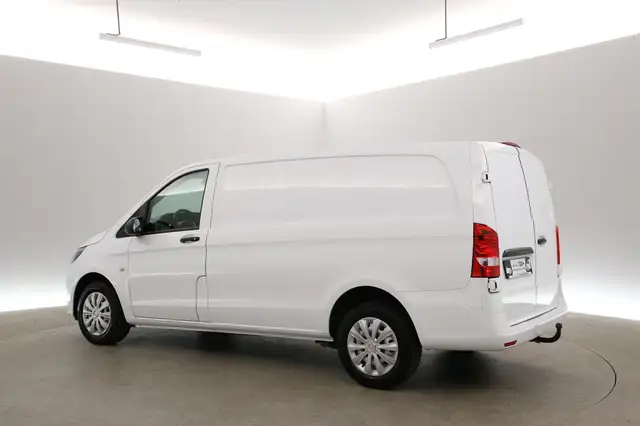 Mercedes-Benz Vito view 4