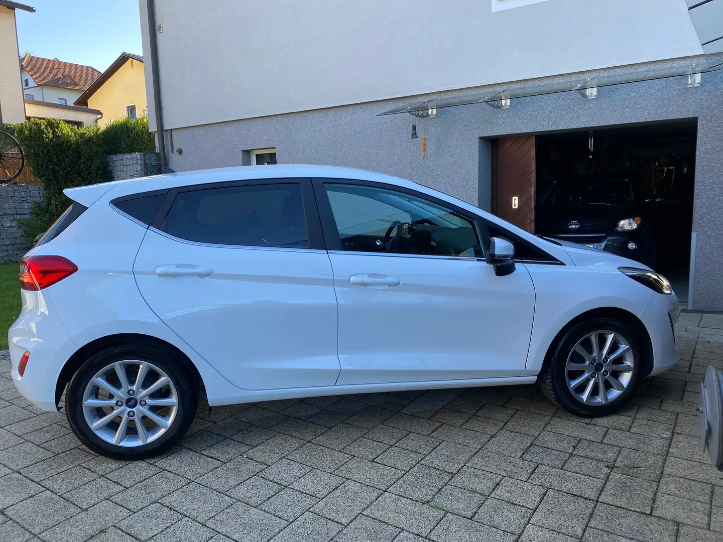 Ford Fiesta Fiesta Titanium 1,1 Start/Stop Titanium Weiß - 1