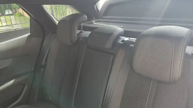Peugeot 3008 view 9