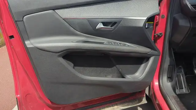 Peugeot 3008 view 7