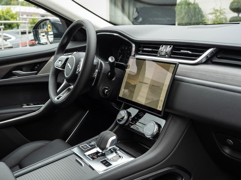 Jaguar F-Pace P250 SE AWD (Meridian) Memorypaket — photo 11