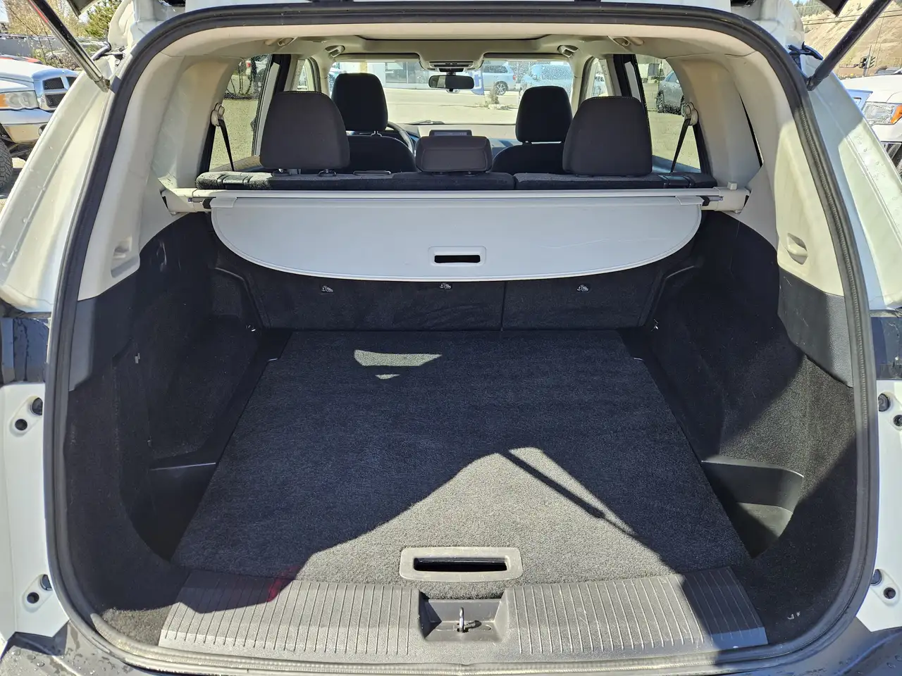 Nissan Rogue снимка Nissan Rogue