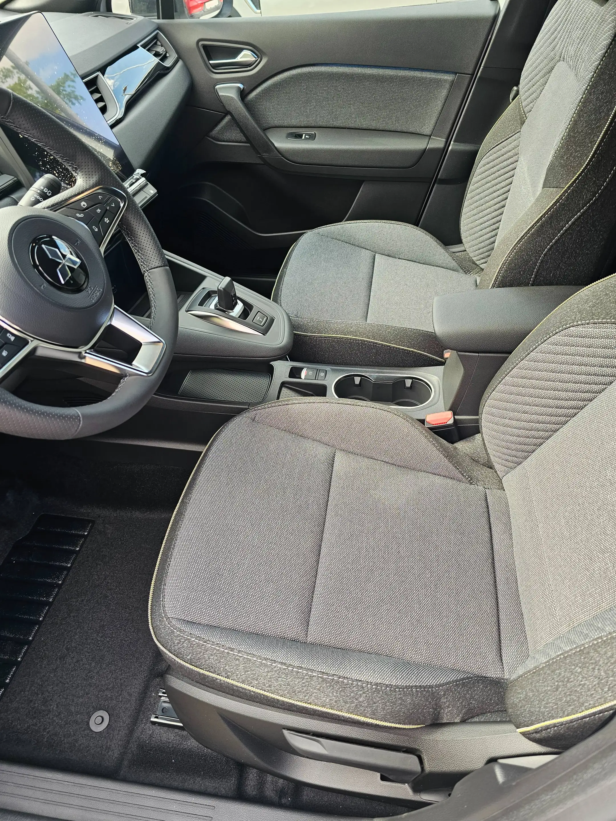 Mitsubishi Grandis Intro Edition — photo 12