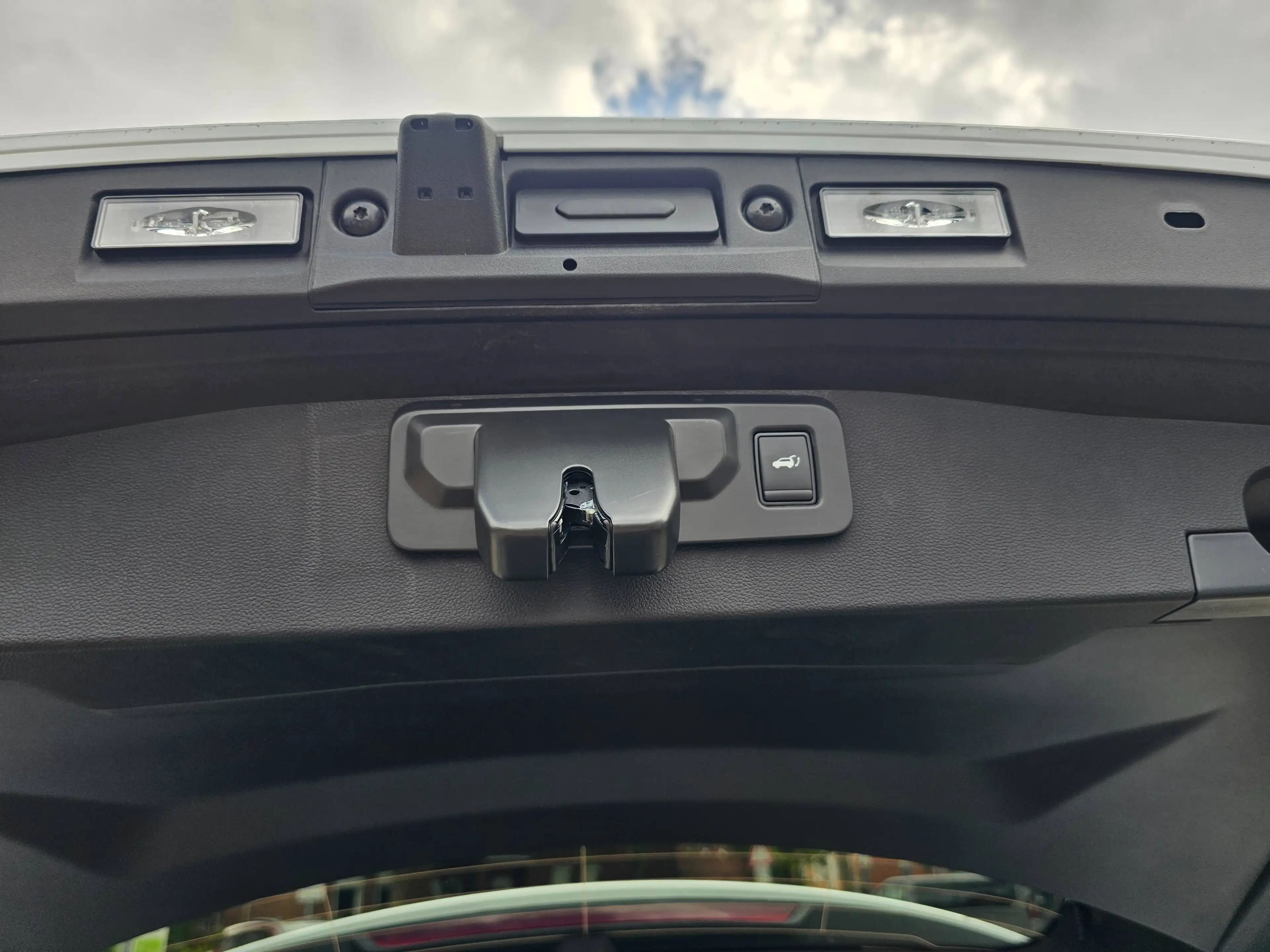 Mitsubishi Grandis Intro Edition — photo 4