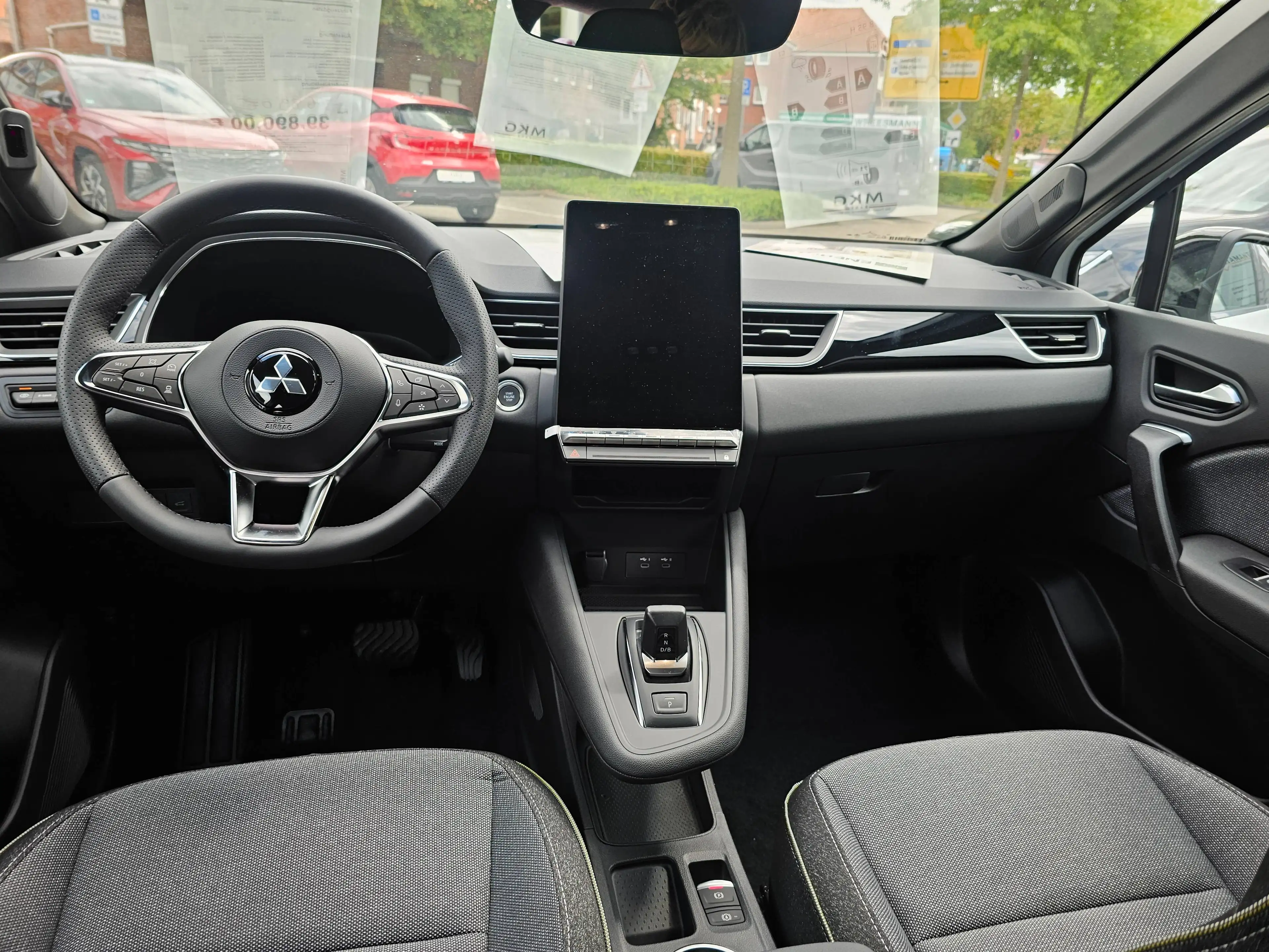 Mitsubishi Grandis Intro Edition — photo 6