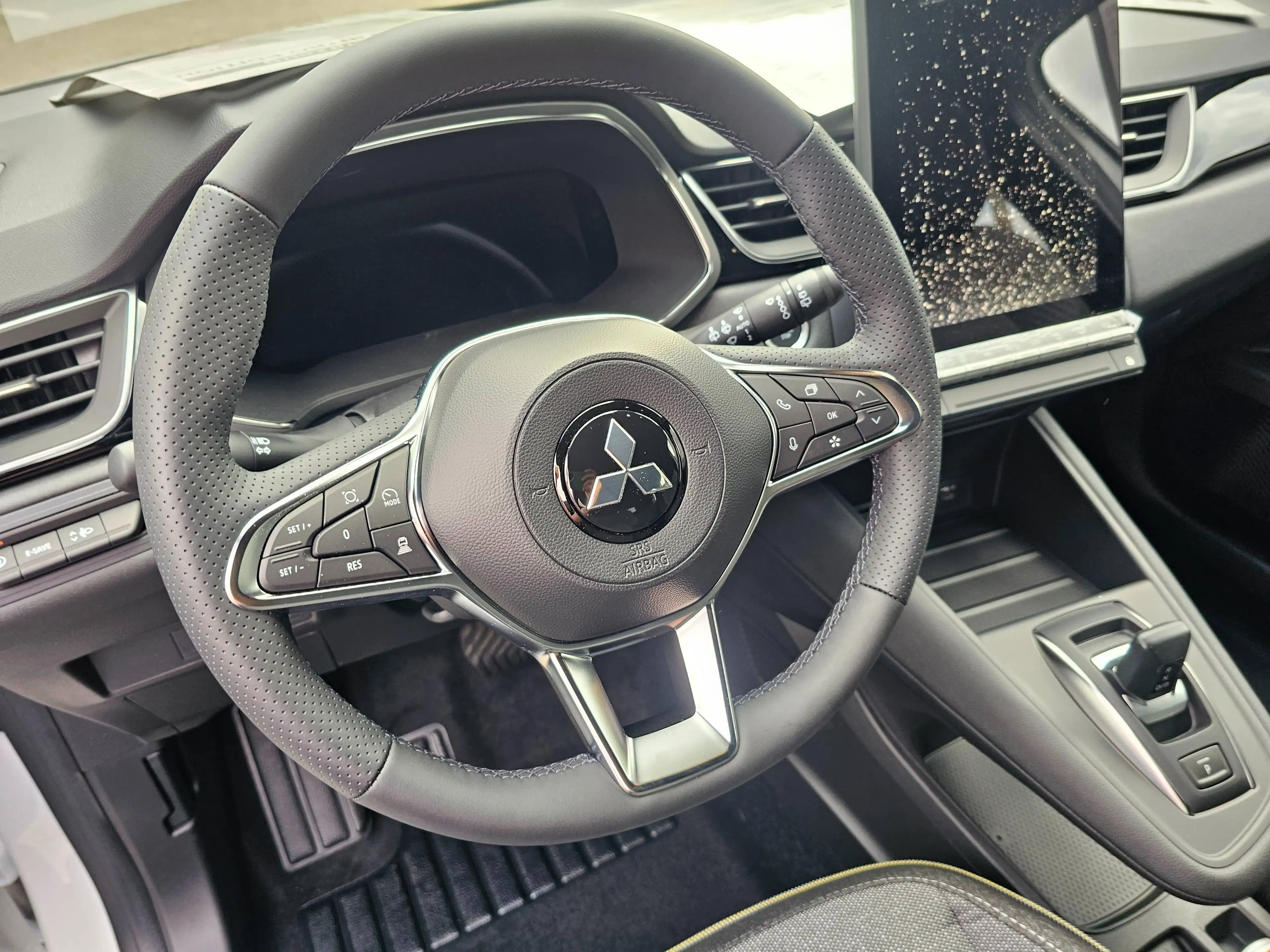 Mitsubishi Grandis Intro Edition — photo 9