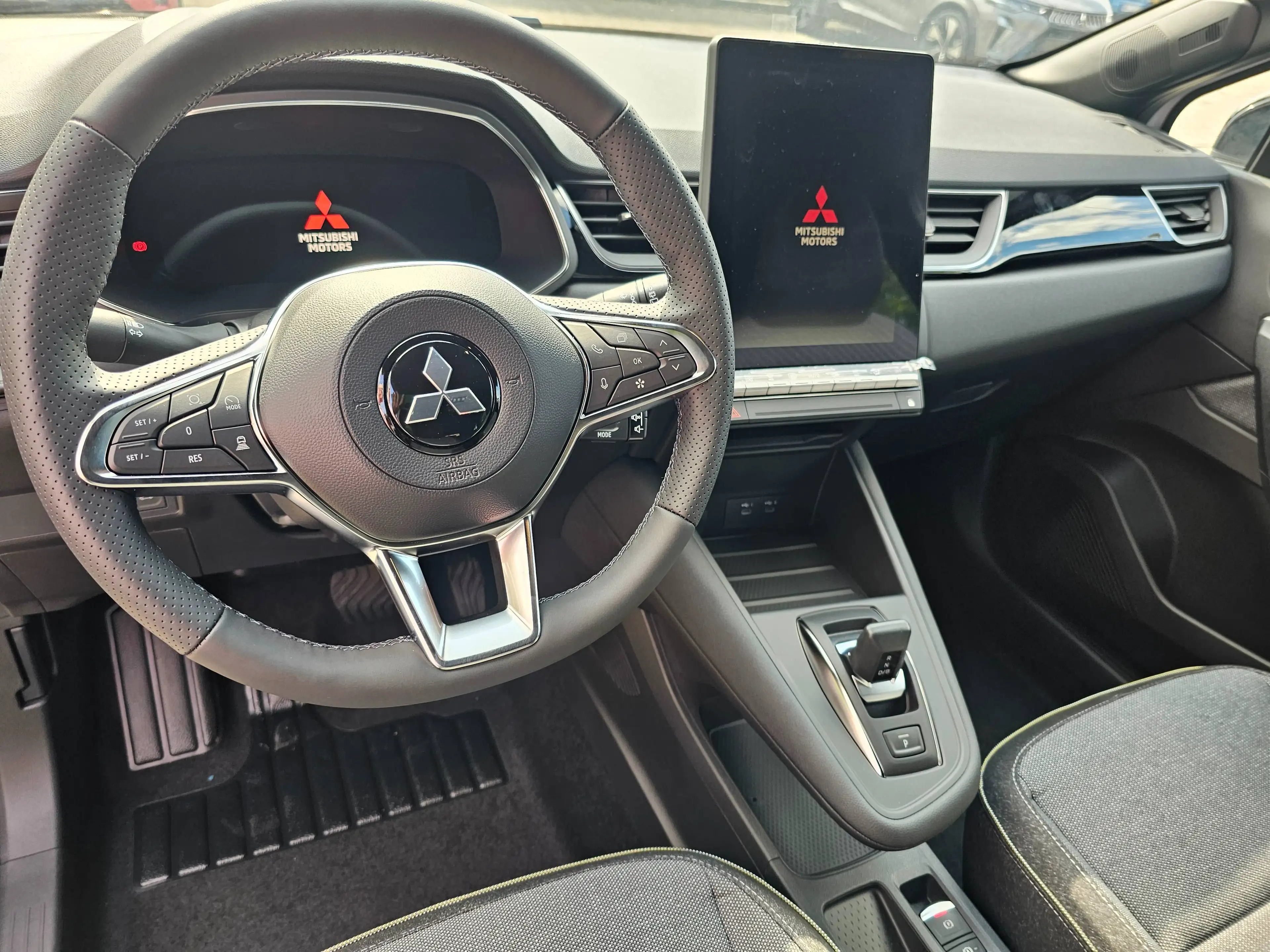 Mitsubishi Grandis Intro Edition — photo 13