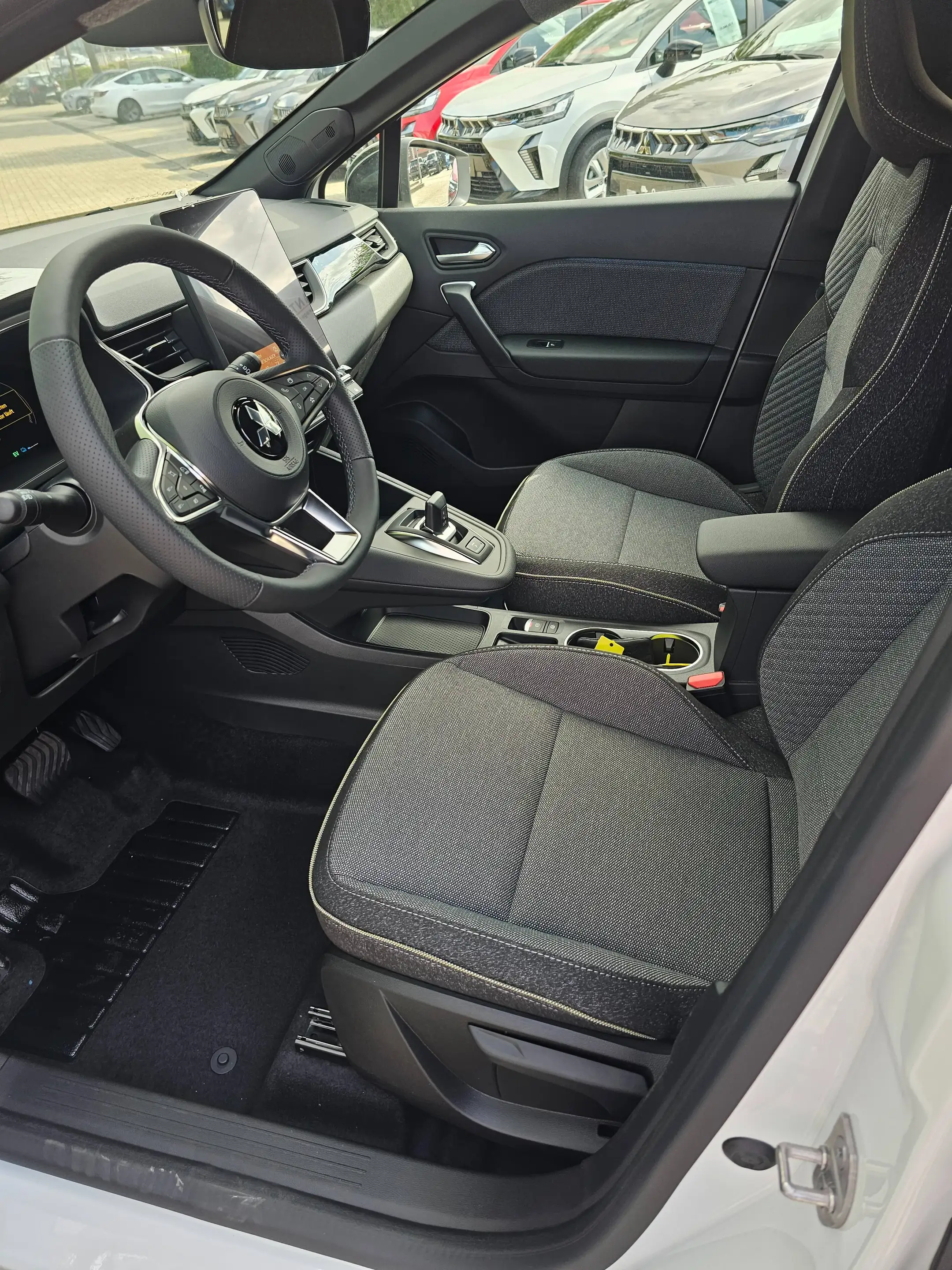 Mitsubishi Grandis Intro Edition — photo 14