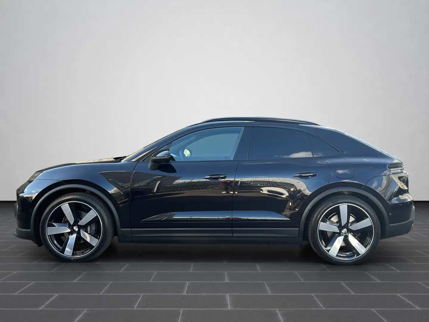 Porsche Macan 4 Pano.,BOSE,Privacy,PASM,Servo+,Sport Chr Schwarz - 2