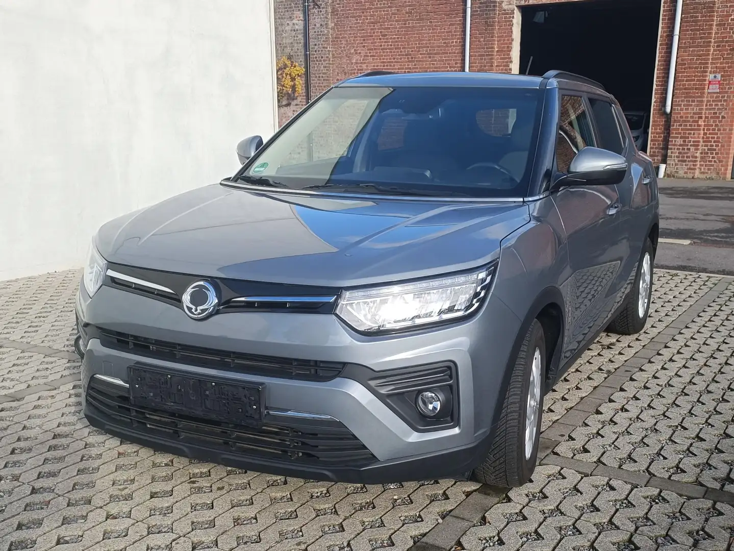 SsangYong Tivoli Tivoli 1.5 T-GDi 2WD Amber Grijs - 1