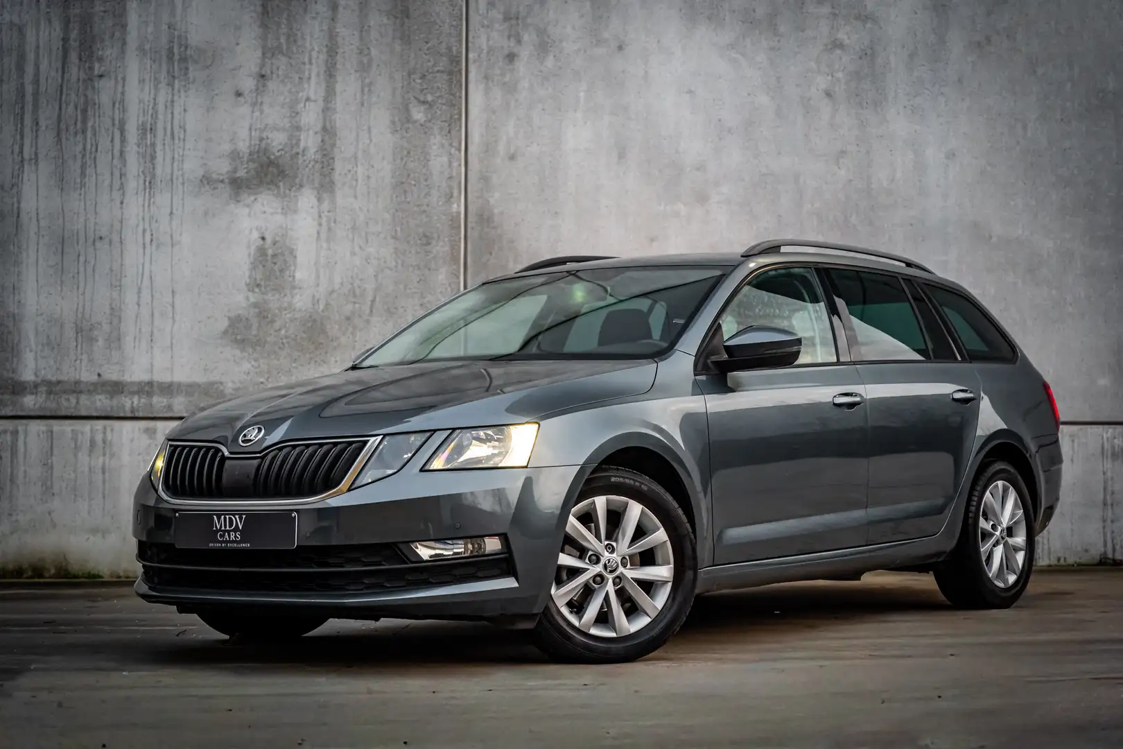 Skoda Octavia Octavia SW 1.6 CR TDi Ambition DSG Gris - 1