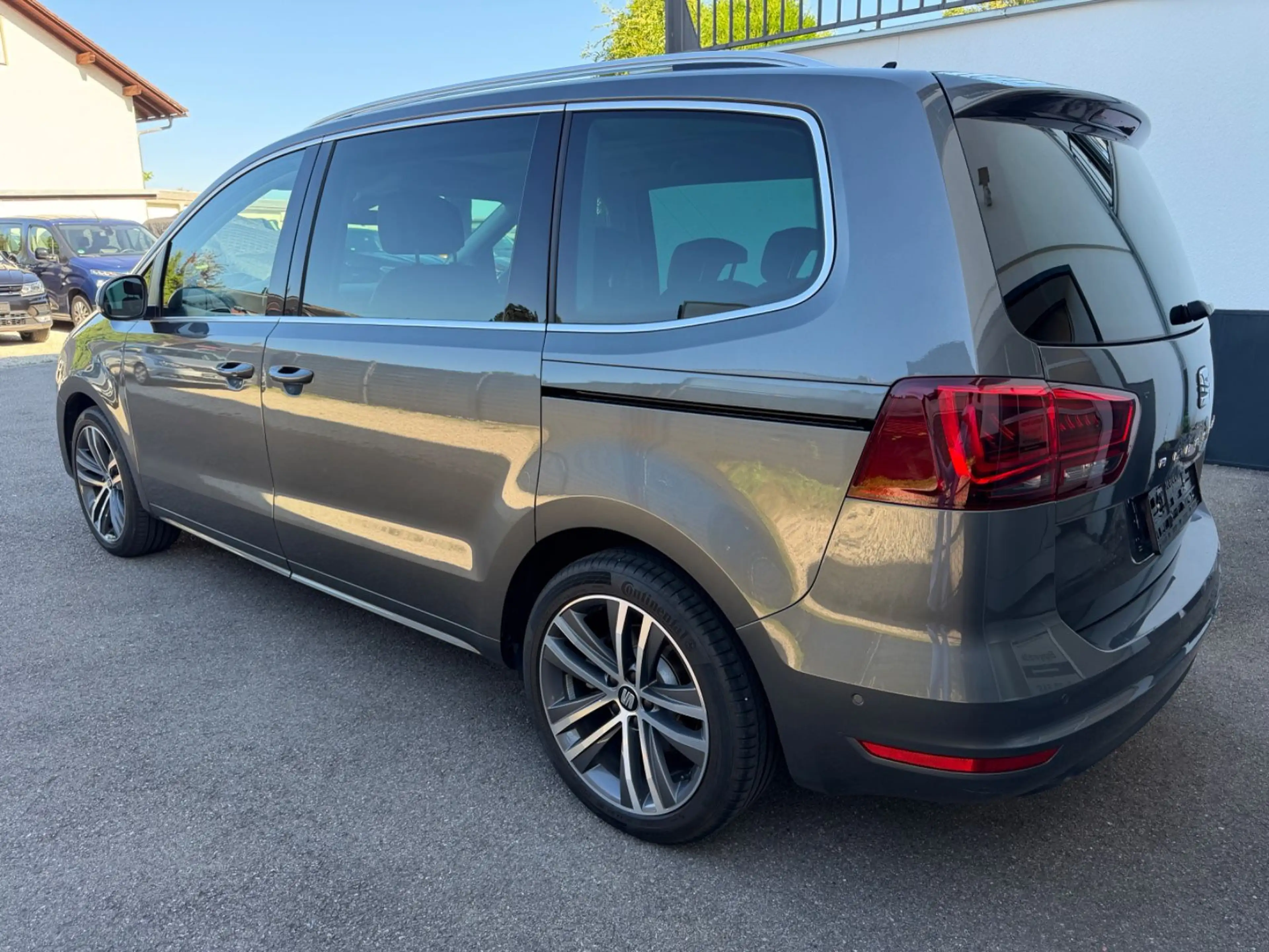 SEAT Alhambra FR-Line 7Sitzer/NAVI/AHK/PANO/1.Hd — photo 4