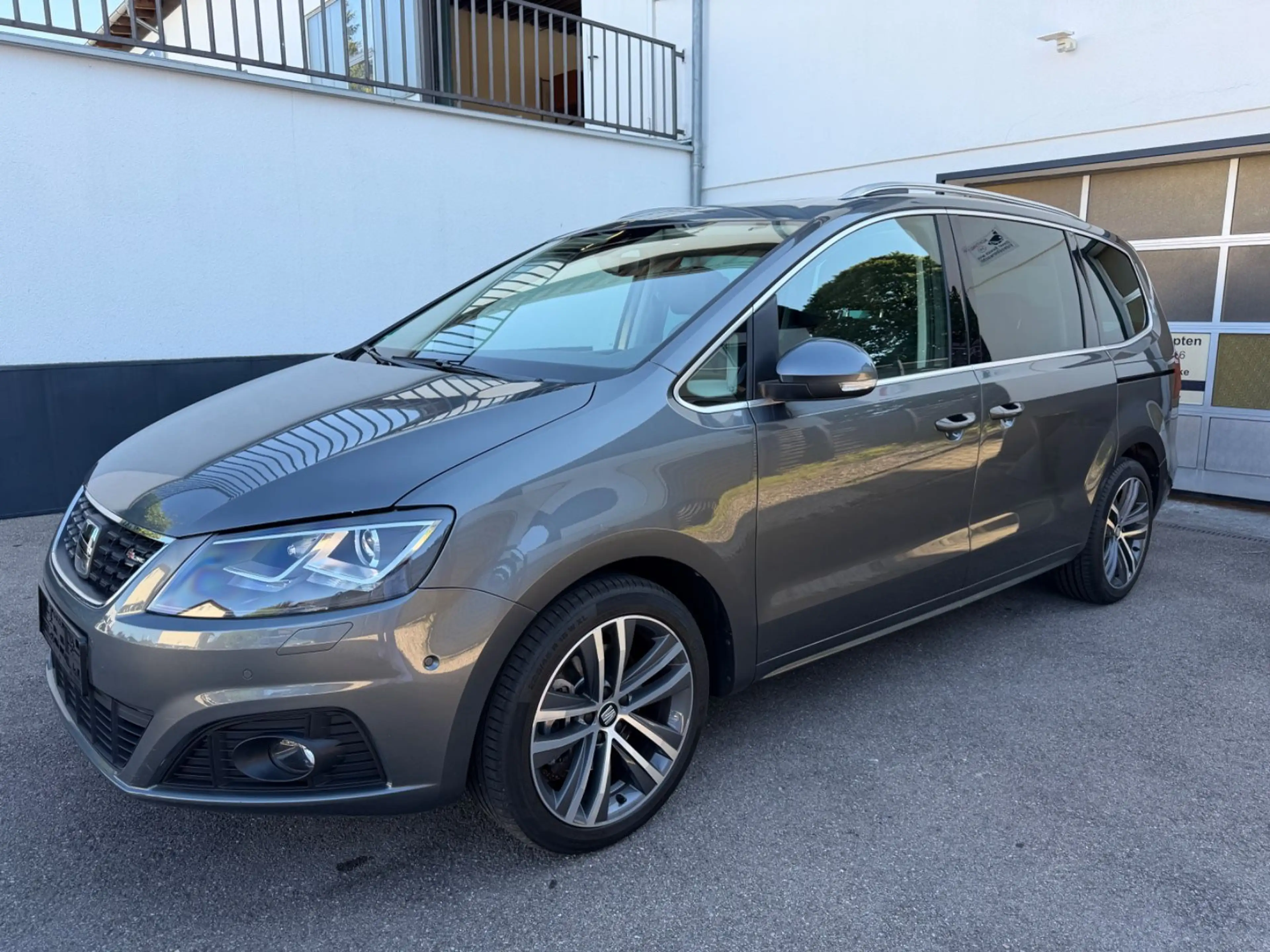SEAT Alhambra FR-Line 7Sitzer/NAVI/AHK/PANO/1.Hd — photo 2