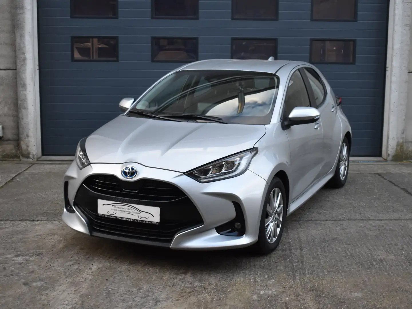 Toyota Yaris 1.5i Dual VVT-iE Iconic Argent - 1