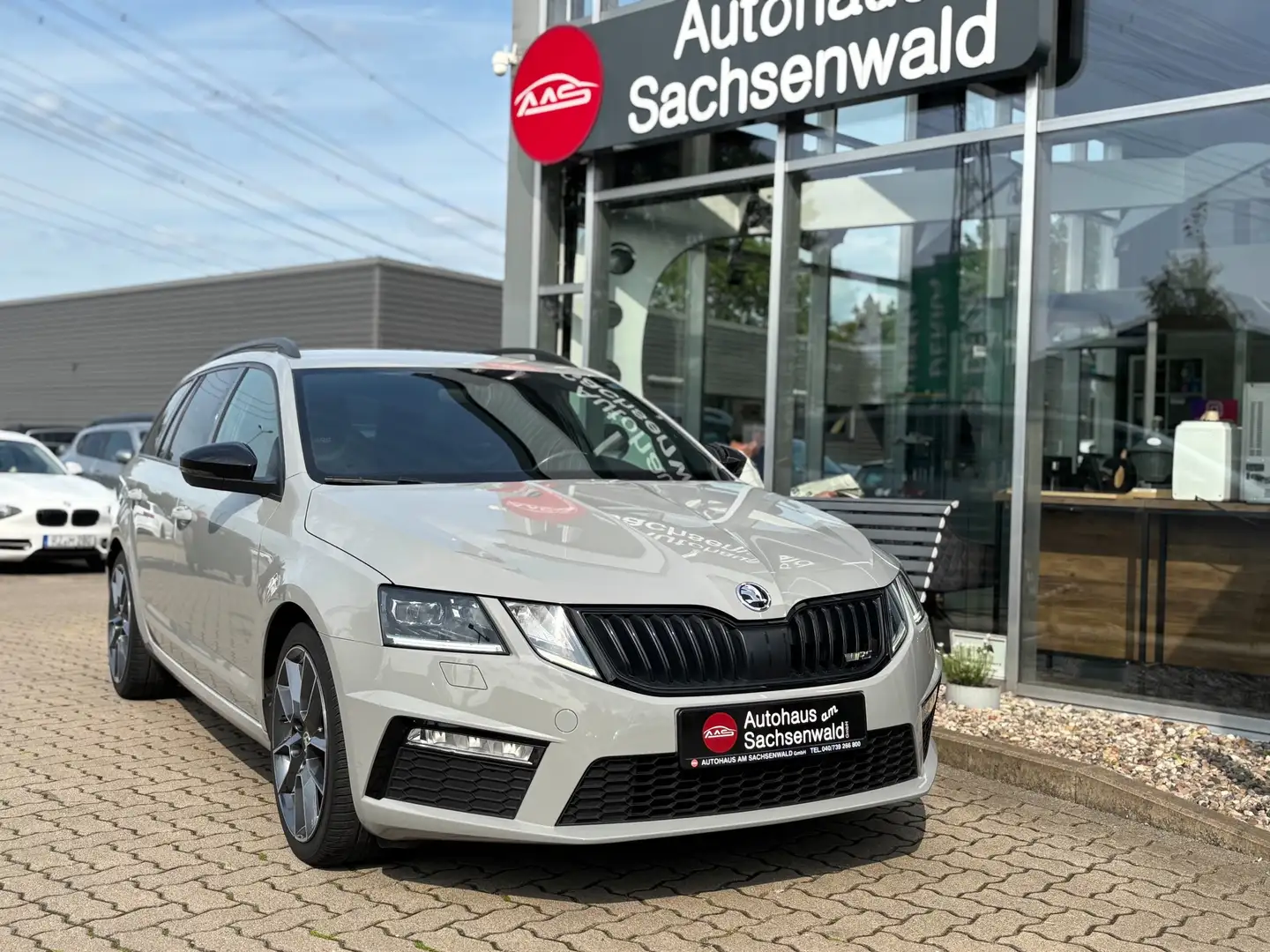 Skoda Octavia Kombi 2.0 TSI RS Grau - 1