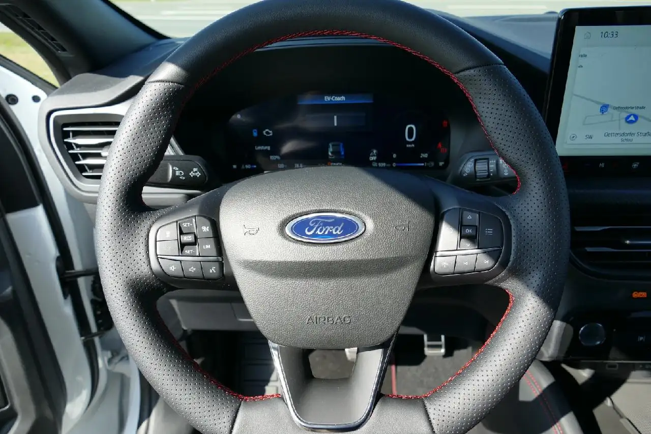 Ford Kuga Hybrid ST-Line X 10