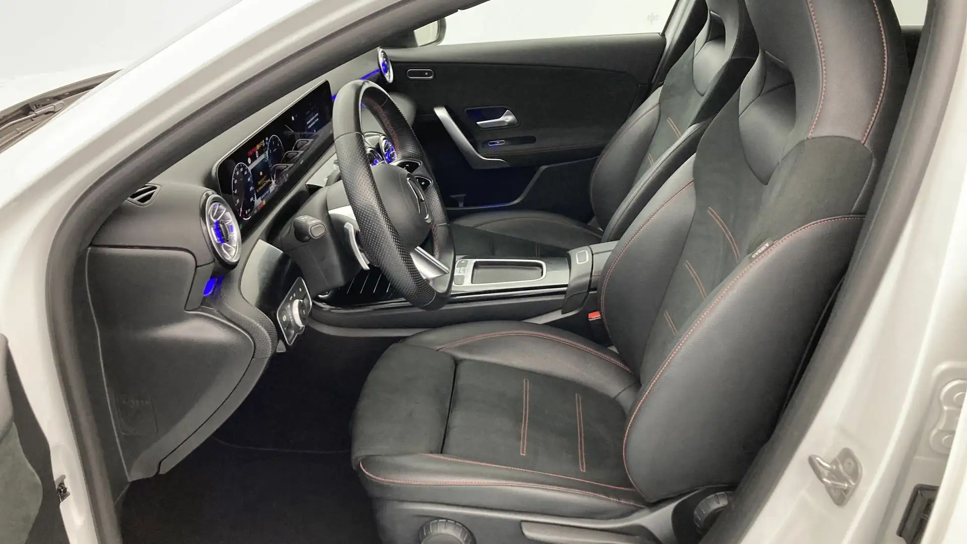 Mercedes-Benz A 200 200d Progressive Line Advanced 8G-DCT Blanc - 2