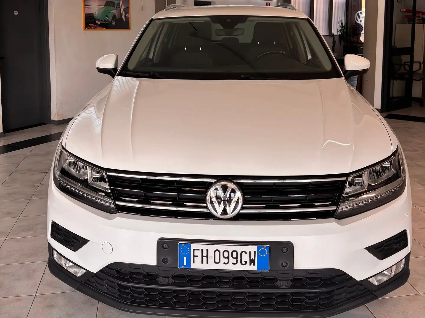 Volkswagen Tiguan Tiguan II 2016 2.0 tdi Style 150cv Bianco - 2