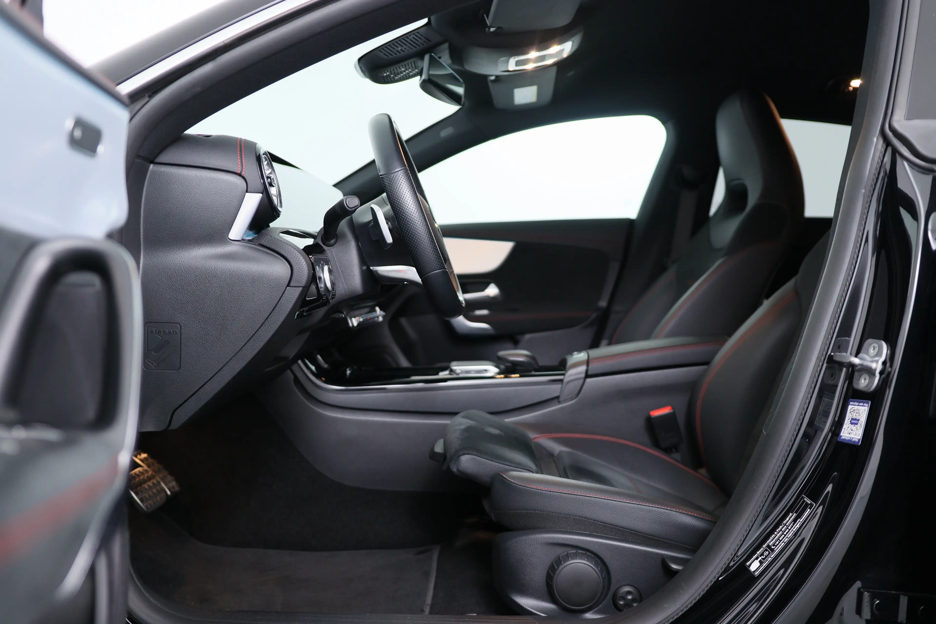 Mercedes-Benz CLA 180 Shooting Brake AMG Line | AMG-styling | Electronic — photo 26
