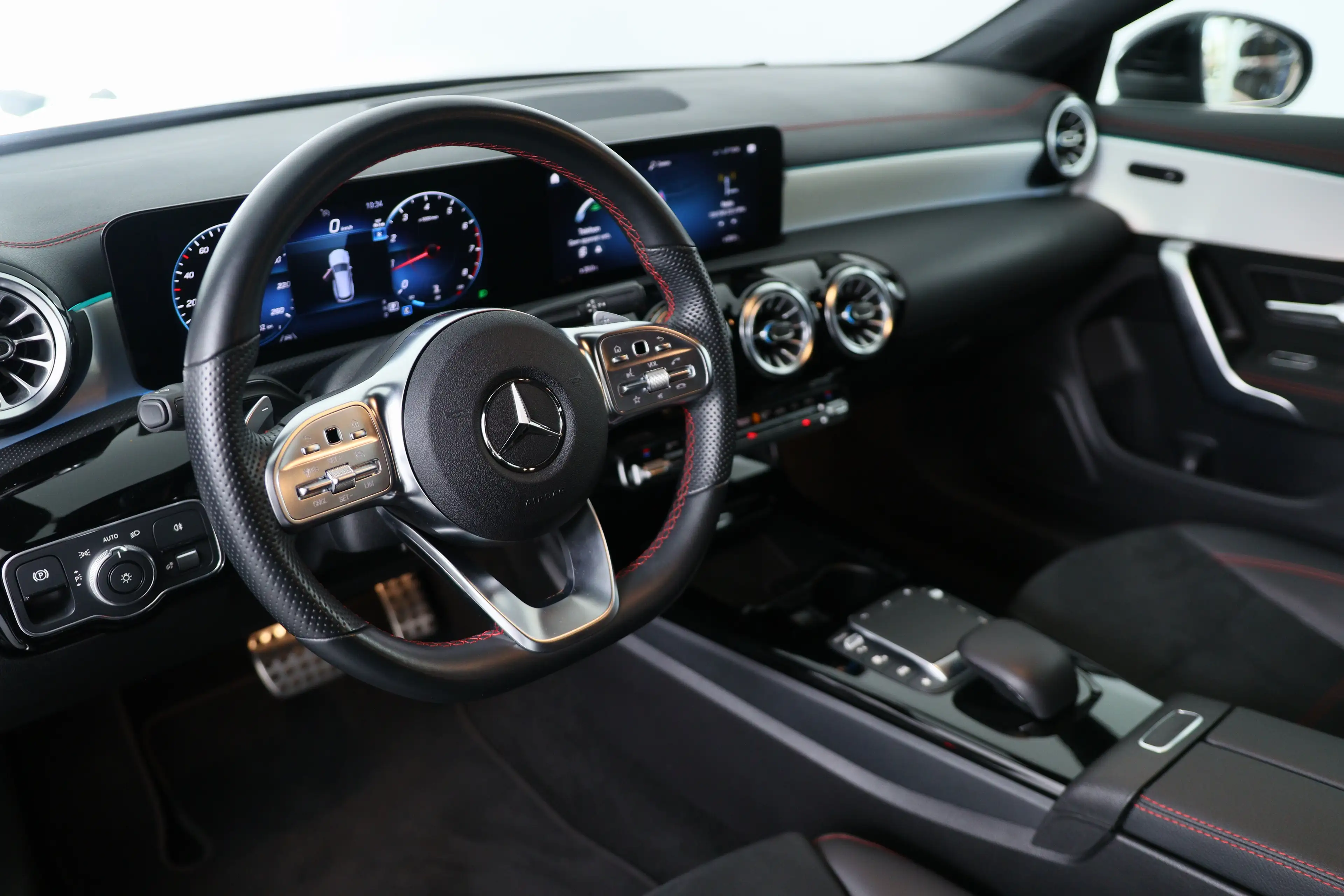 Mercedes-Benz CLA 180 Shooting Brake AMG Line | AMG-styling | Electronic — photo 9