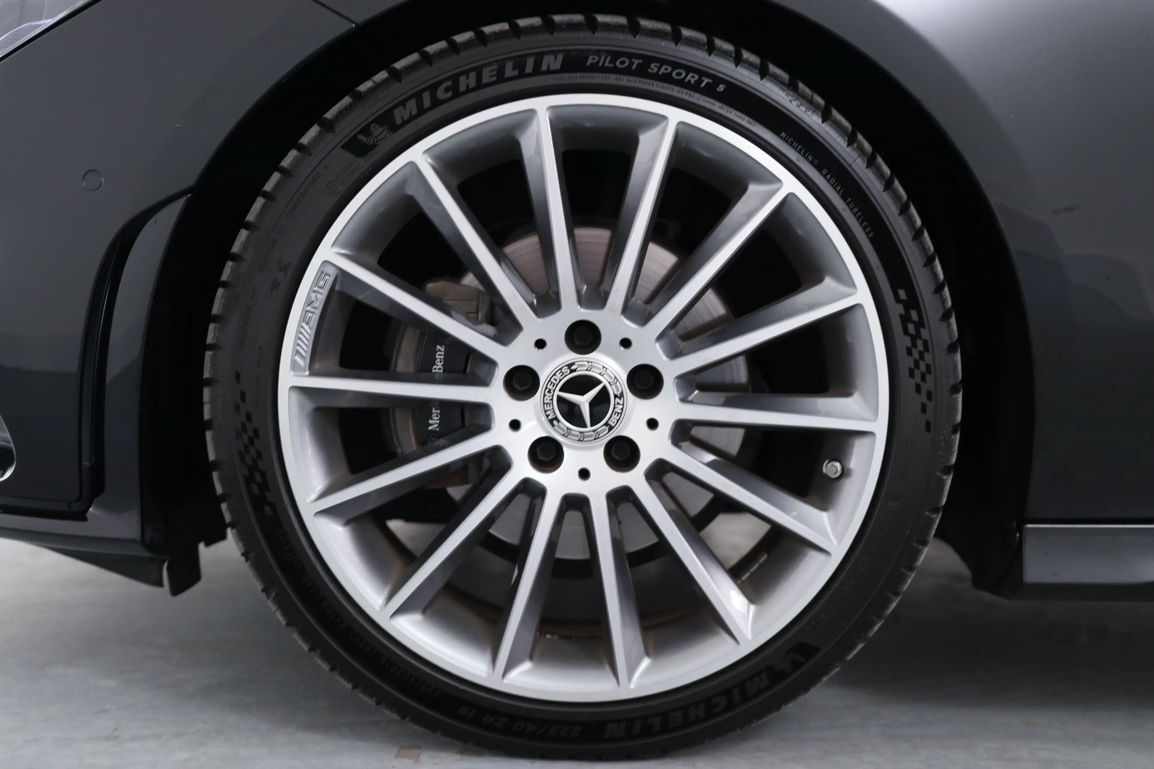 Mercedes-Benz CLA 180 Shooting Brake AMG Line | AMG-styling | Electronic — photo 17