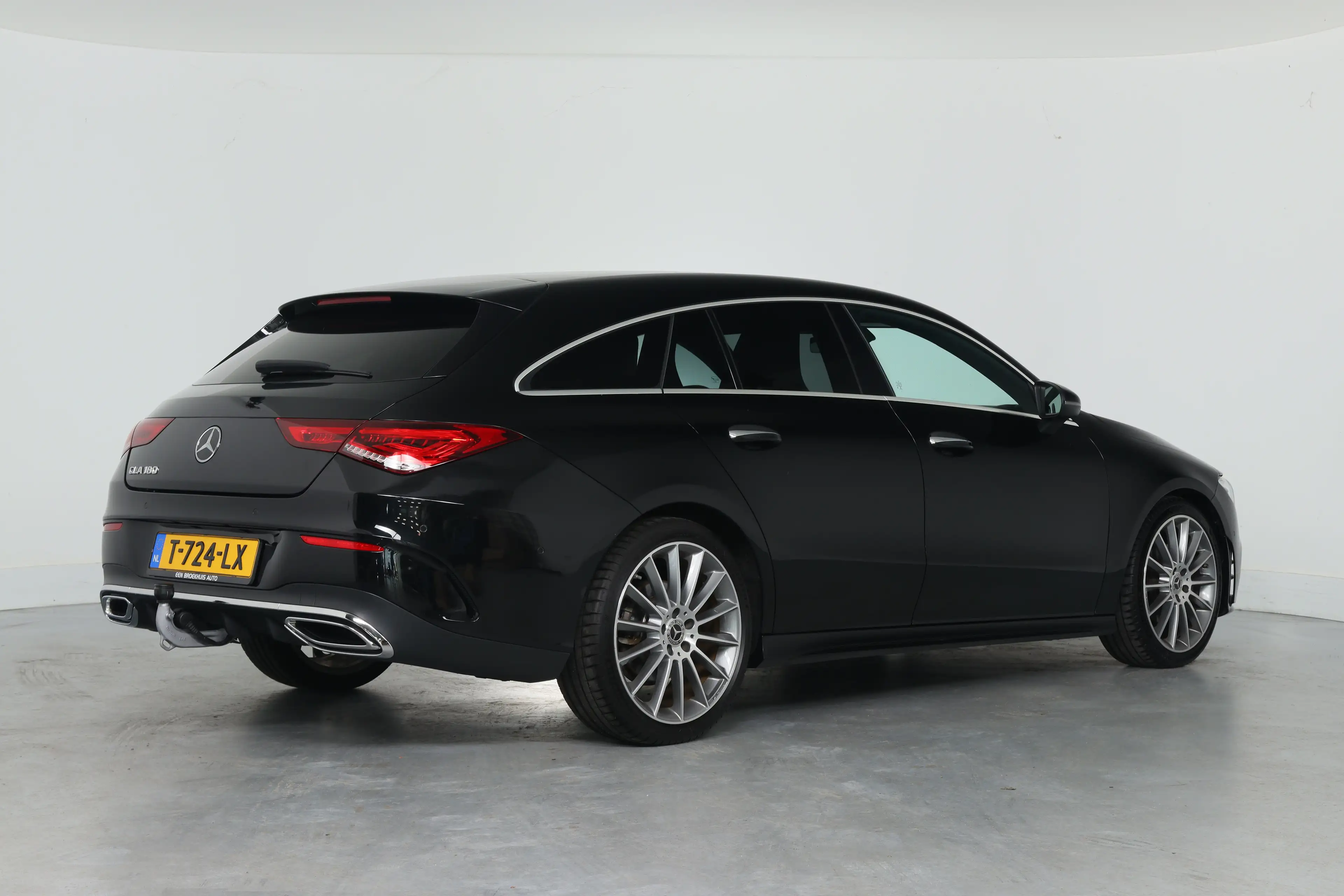 Mercedes-Benz CLA 180 Shooting Brake AMG Line | AMG-styling | Electronic — photo 4