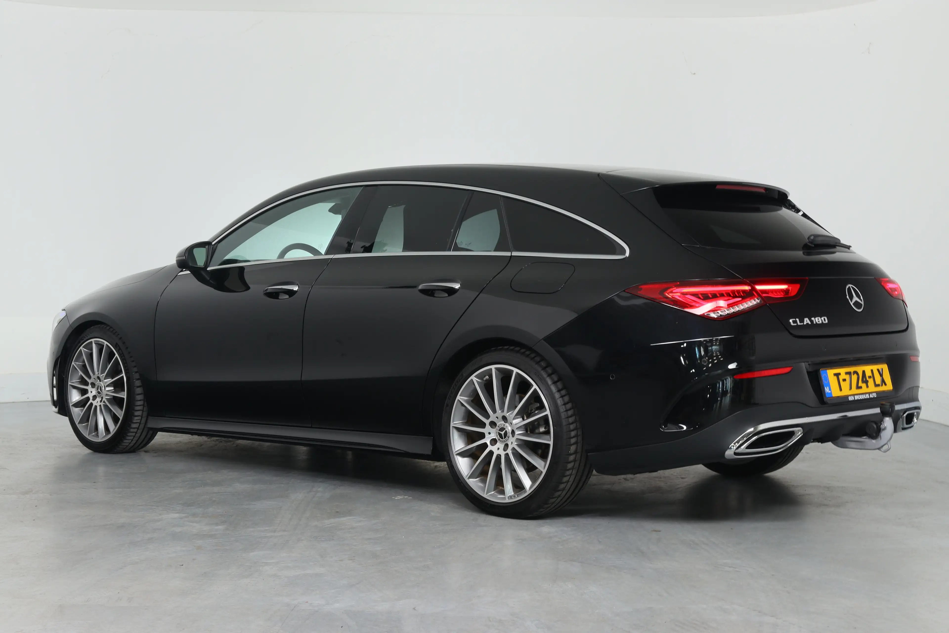 Mercedes-Benz CLA 180 Shooting Brake AMG Line | AMG-styling | Electronic — photo 6