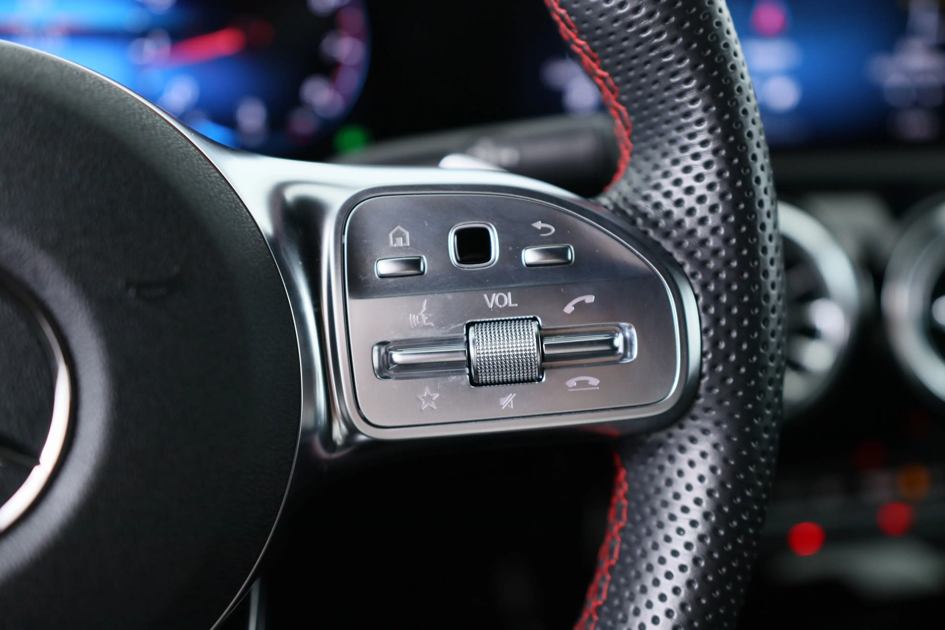 Mercedes-Benz CLA 180 Shooting Brake AMG Line | AMG-styling | Electronic — photo 34