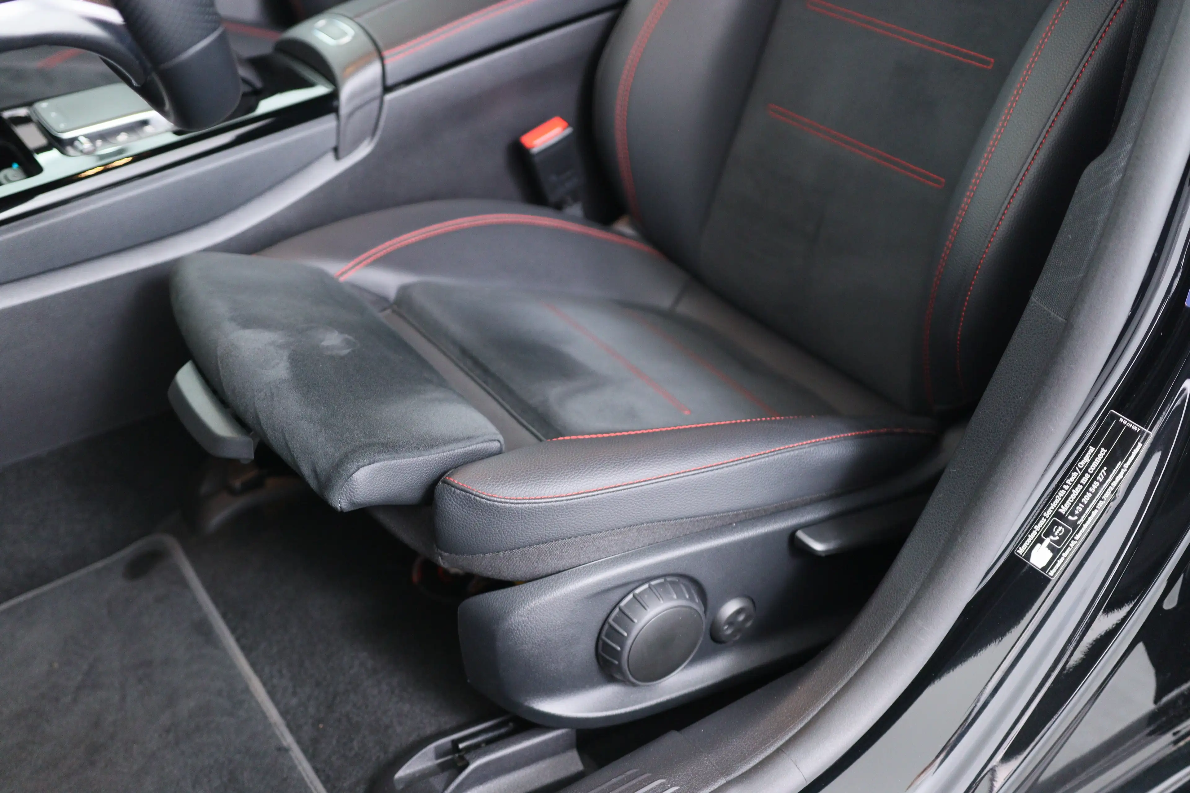 Mercedes-Benz CLA 180 Shooting Brake AMG Line | AMG-styling | Electronic — photo 27